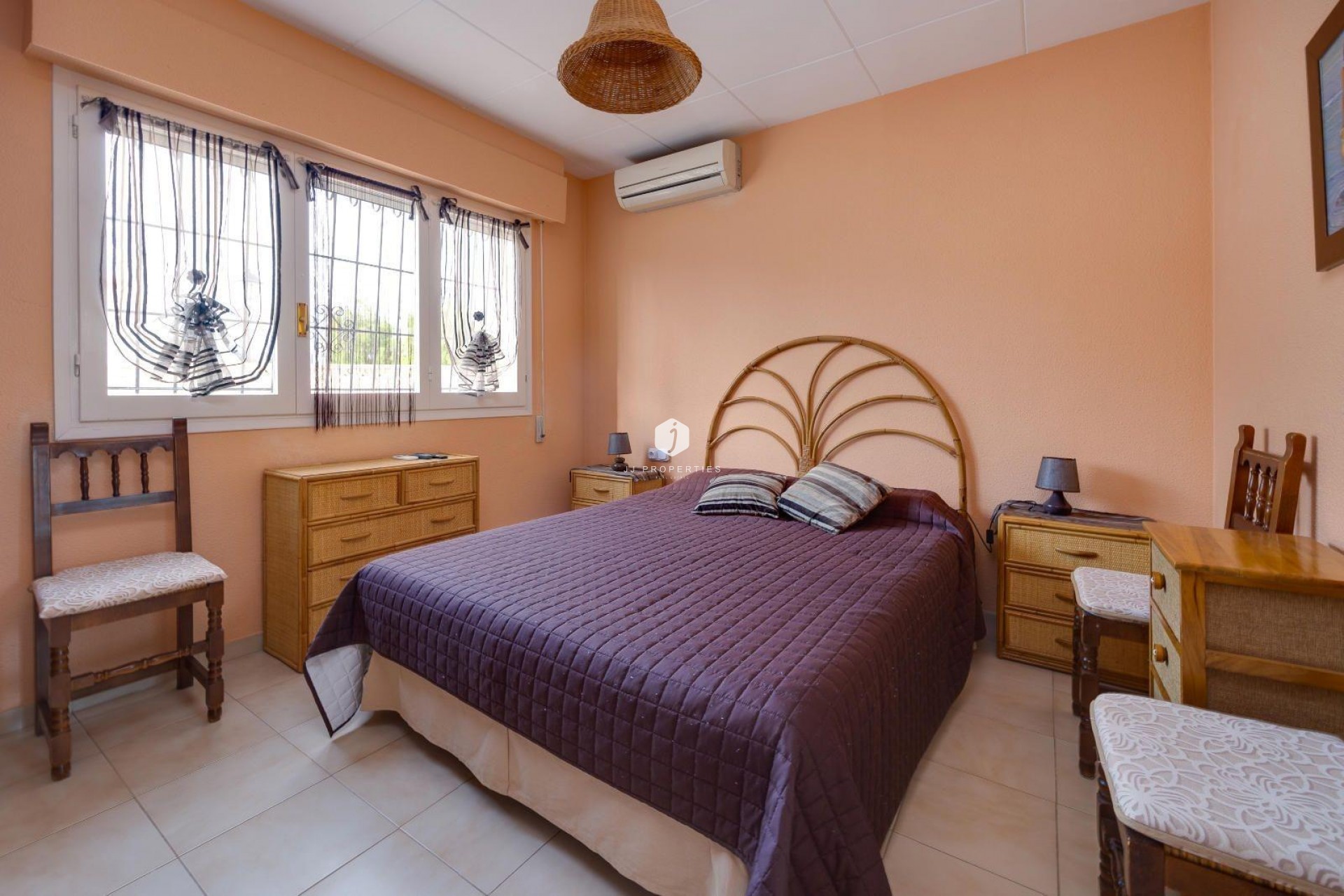 Aus zweiter Hand - Villa -
Orihuela Costa - La Florida