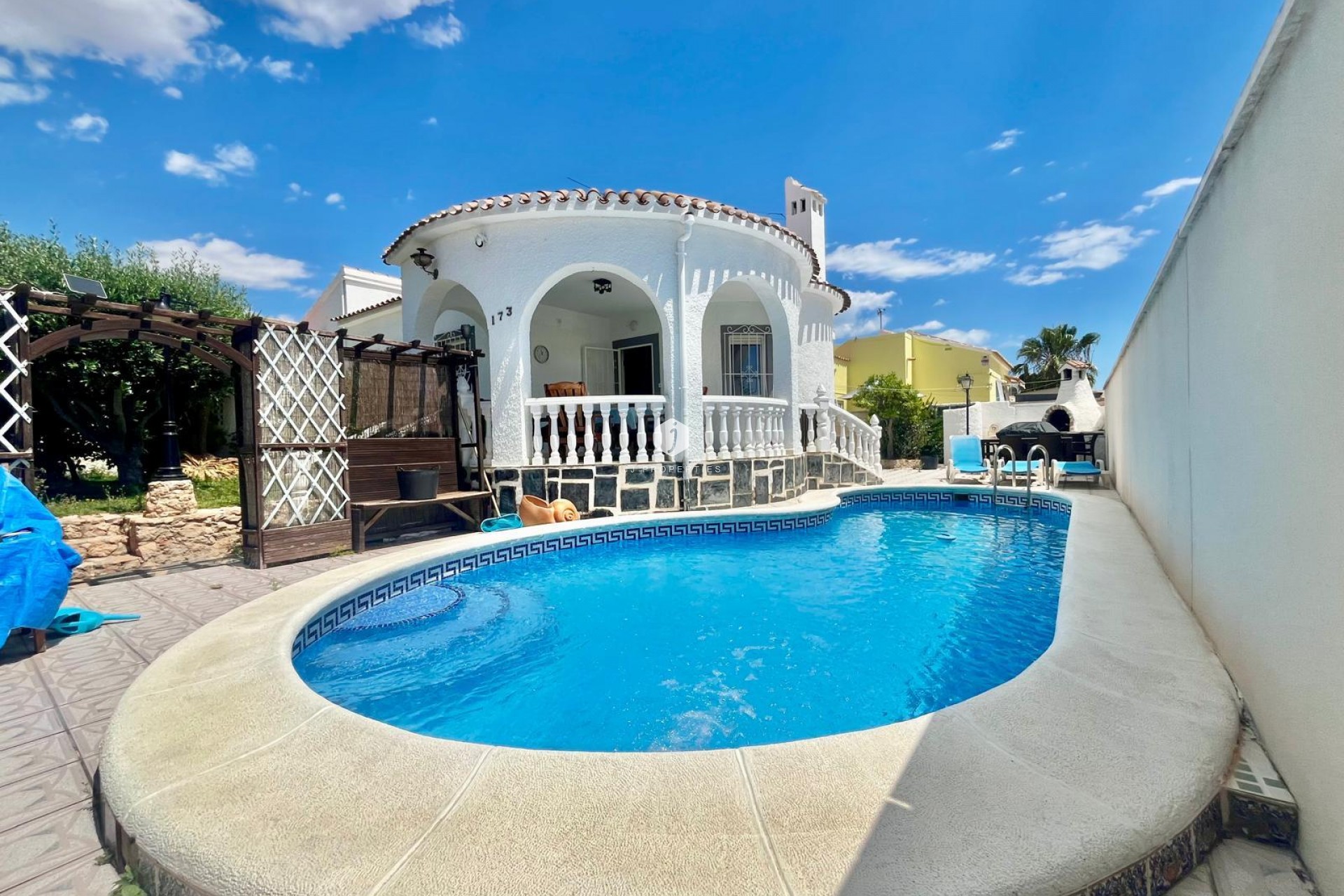 Aus zweiter Hand - Villa -
Orihuela Costa - La Florida