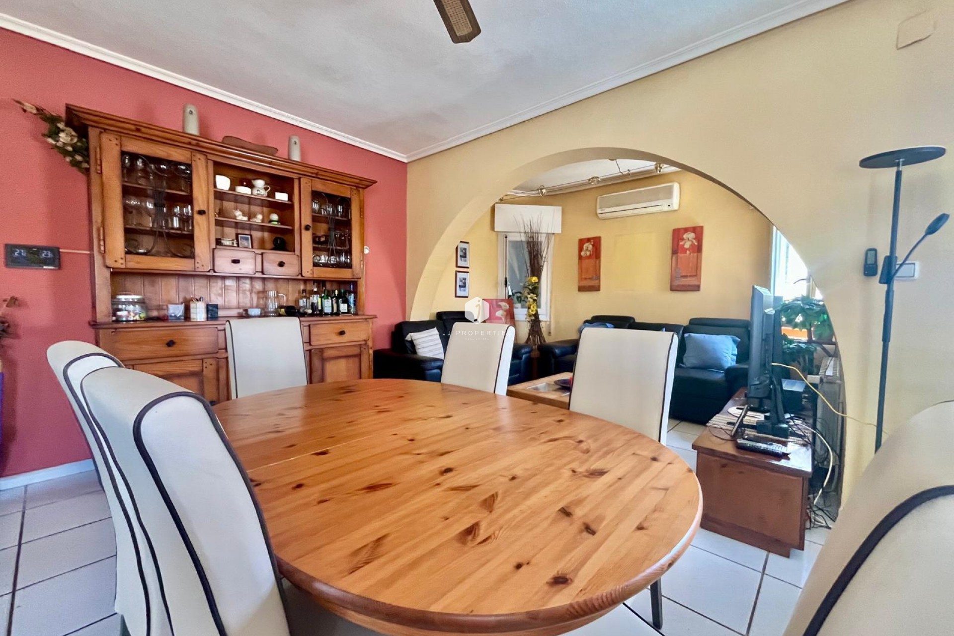 Aus zweiter Hand - Villa -
Orihuela Costa - La Florida
