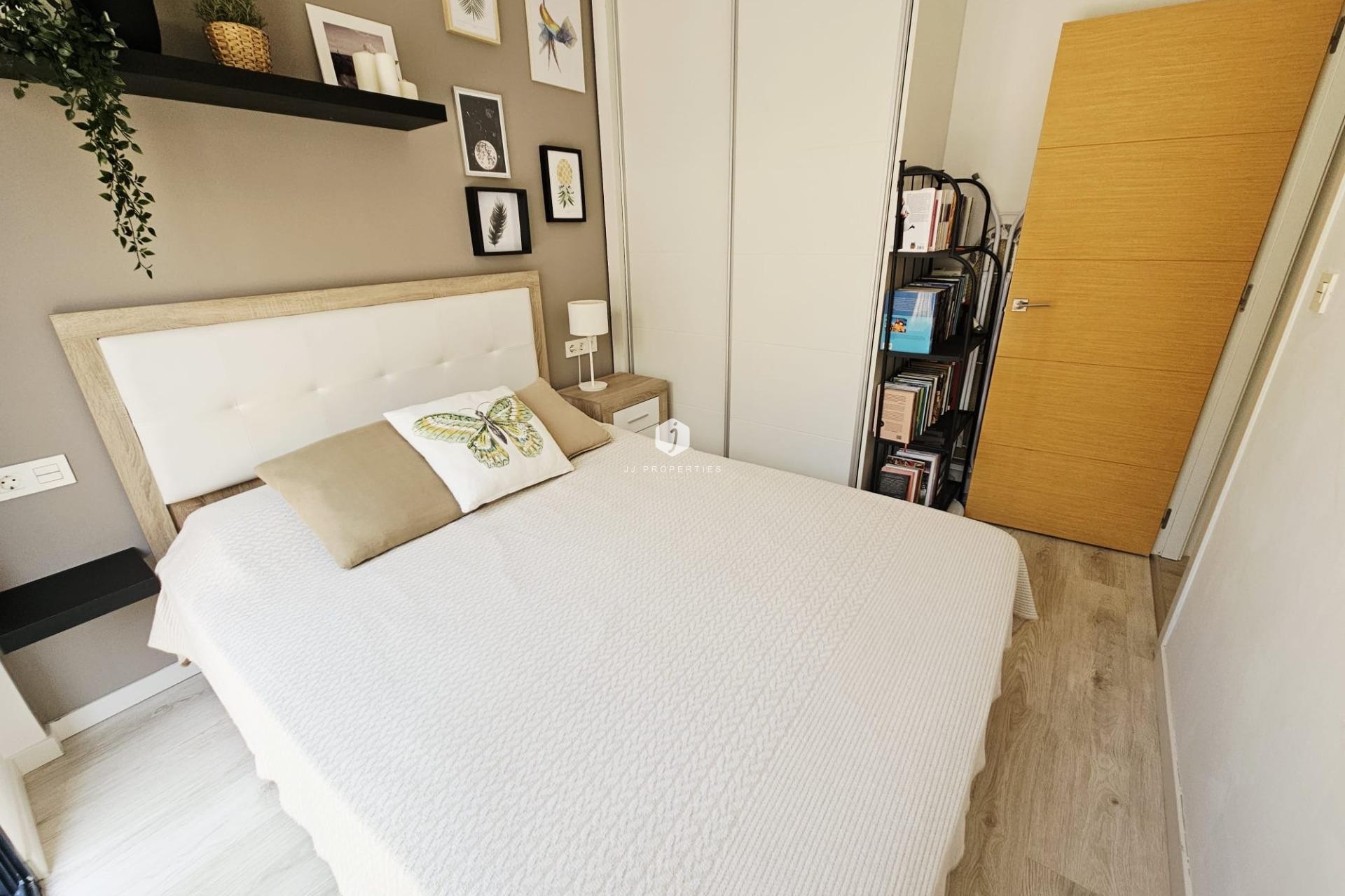 Aus zweiter Hand - Villa -
Orihuela Costa - La Regia