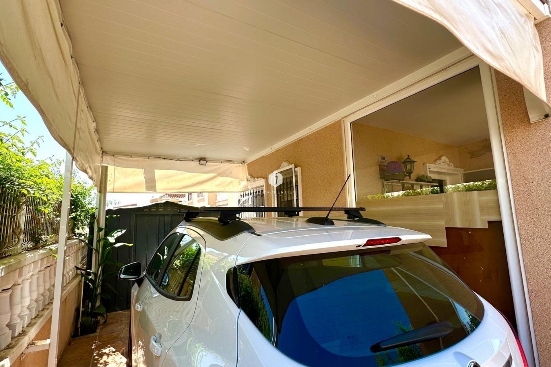 Aus zweiter Hand - Villa -
Orihuela Costa - La Regia