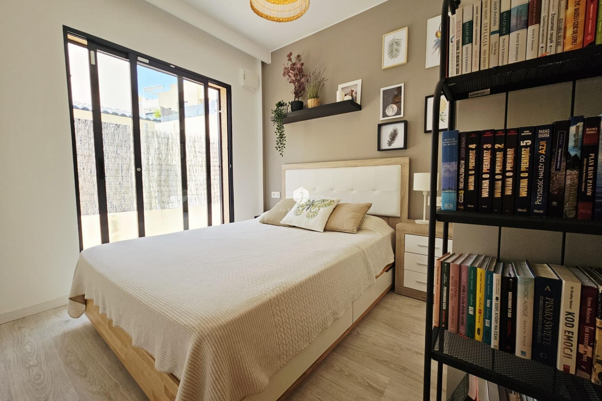 Aus zweiter Hand - Villa -
Orihuela Costa - La Regia