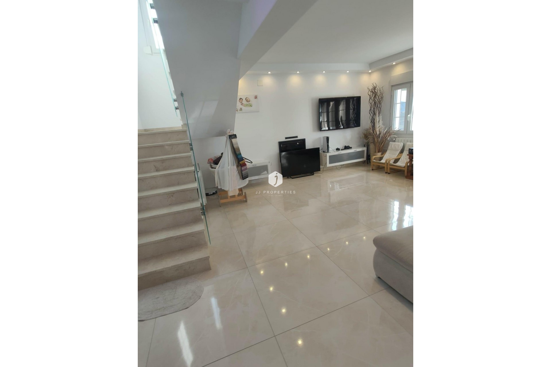 Aus zweiter Hand - Villa -
Orihuela Costa - La Zenia