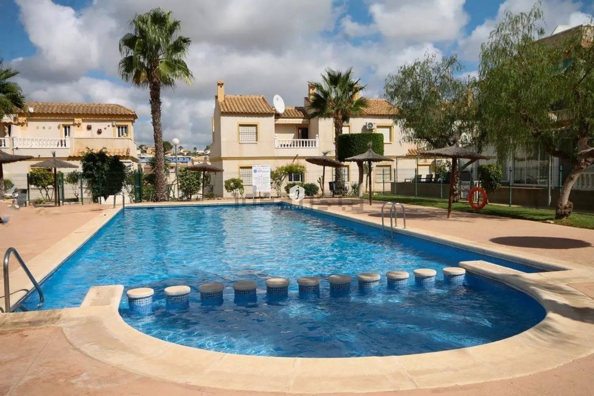 Aus zweiter Hand - Villa -
Orihuela Costa - Las Filipinas