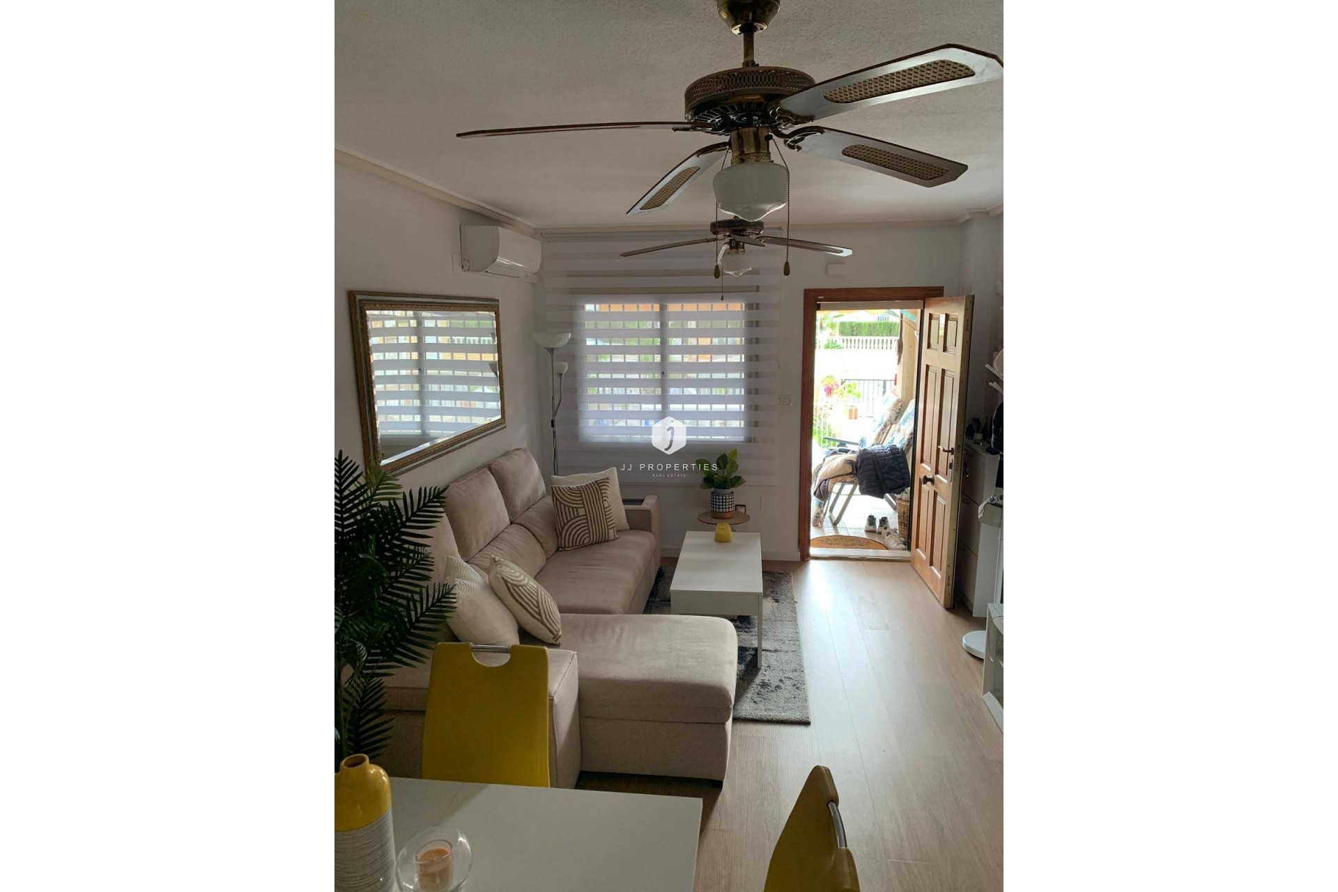 Aus zweiter Hand - Villa -
Orihuela Costa - Las Filipinas