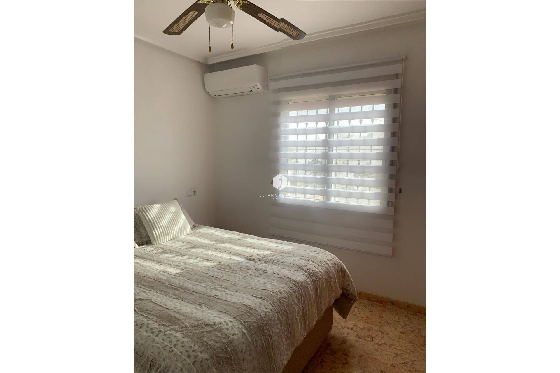 Aus zweiter Hand - Villa -
Orihuela Costa - Las Filipinas