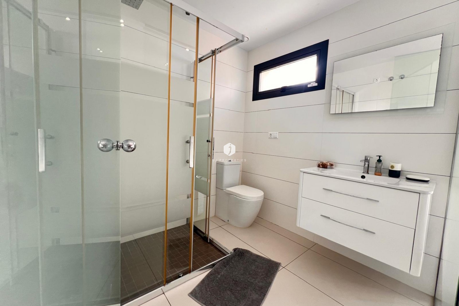 Aus zweiter Hand - Villa -
Orihuela Costa - Lomas de Cabo Roig