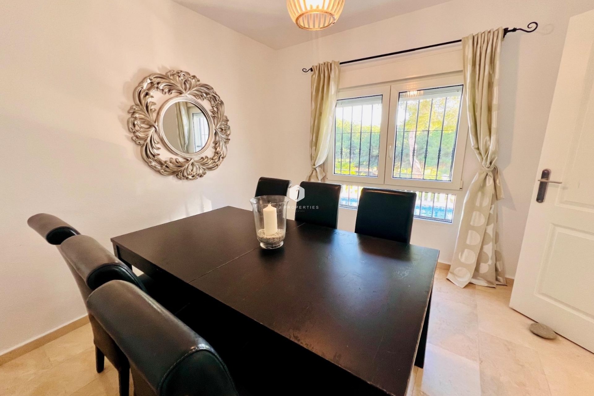 Aus zweiter Hand - Villa -
Orihuela Costa - Lomas De Campoamor-las Ramblas