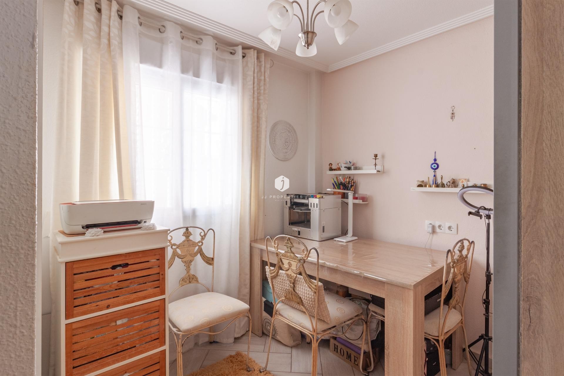 Aus zweiter Hand - Villa -
Orihuela Costa - Los Almendros-la Florida