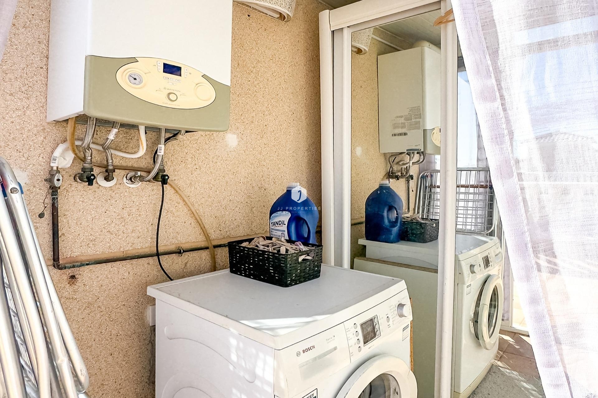 Aus zweiter Hand - Villa -
Orihuela Costa - Los Almendros-la Florida