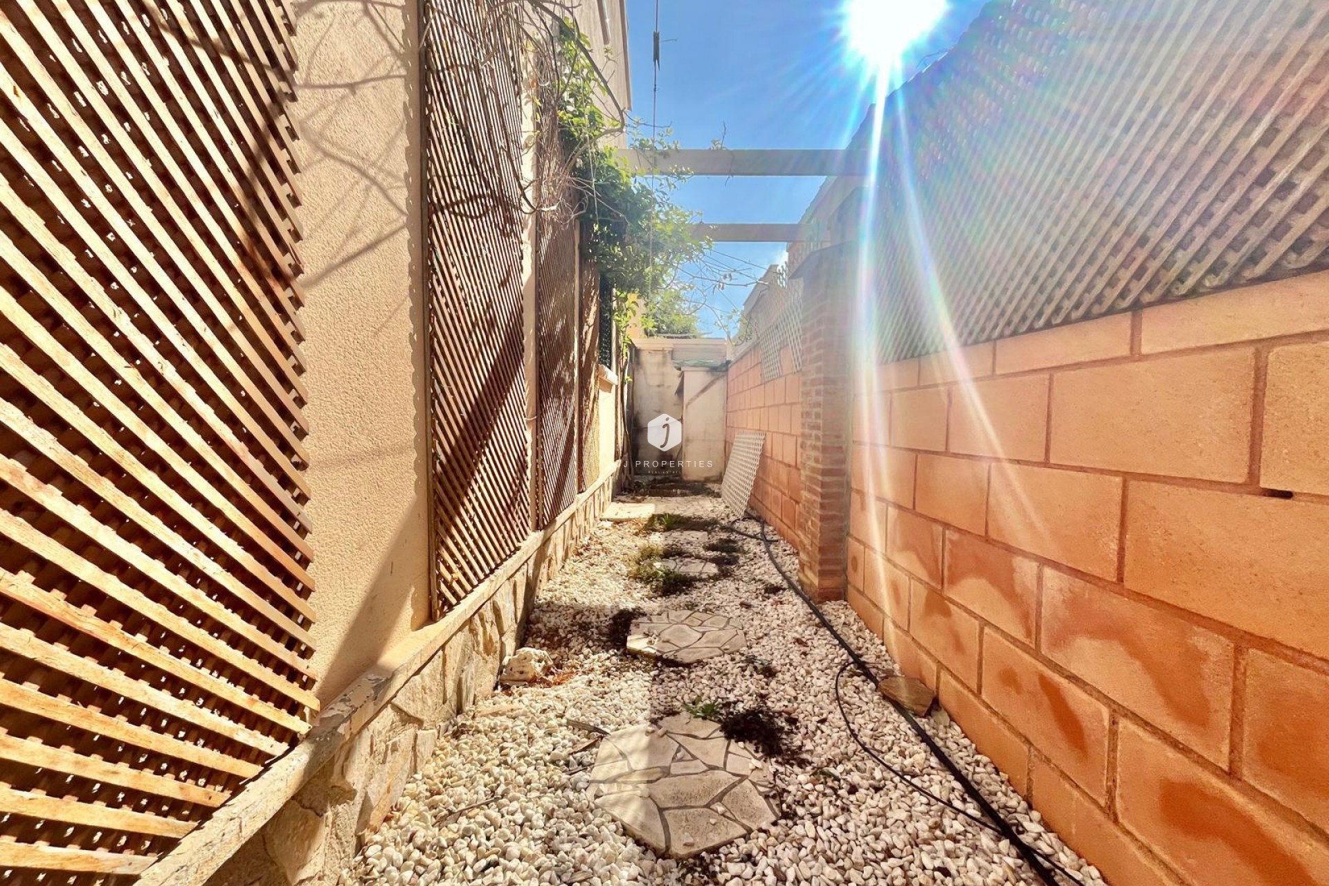 Aus zweiter Hand - Villa -
Orihuela Costa - Los Almendros-la Florida