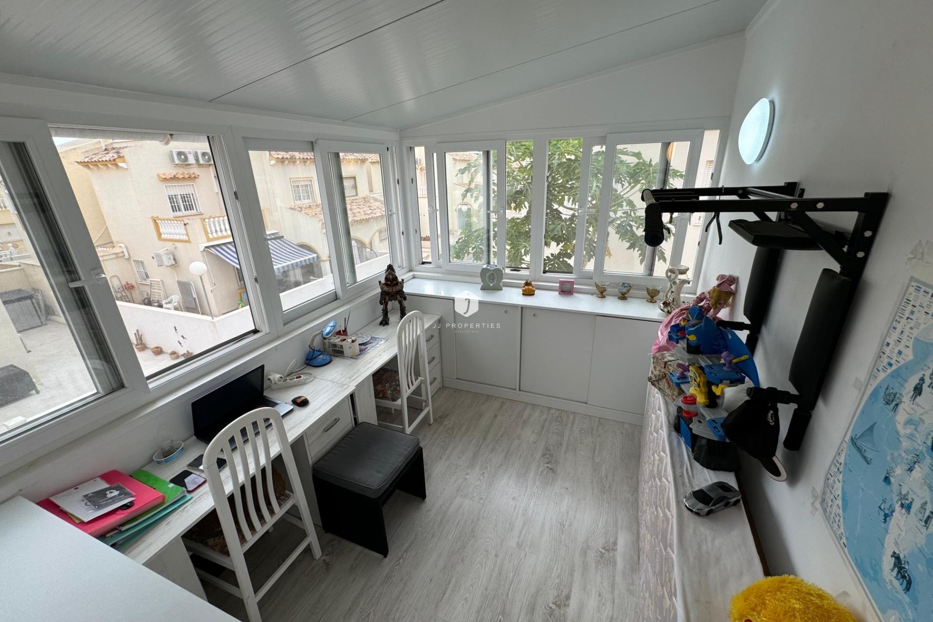 Aus zweiter Hand - Villa -
Orihuela Costa - Los Dolses