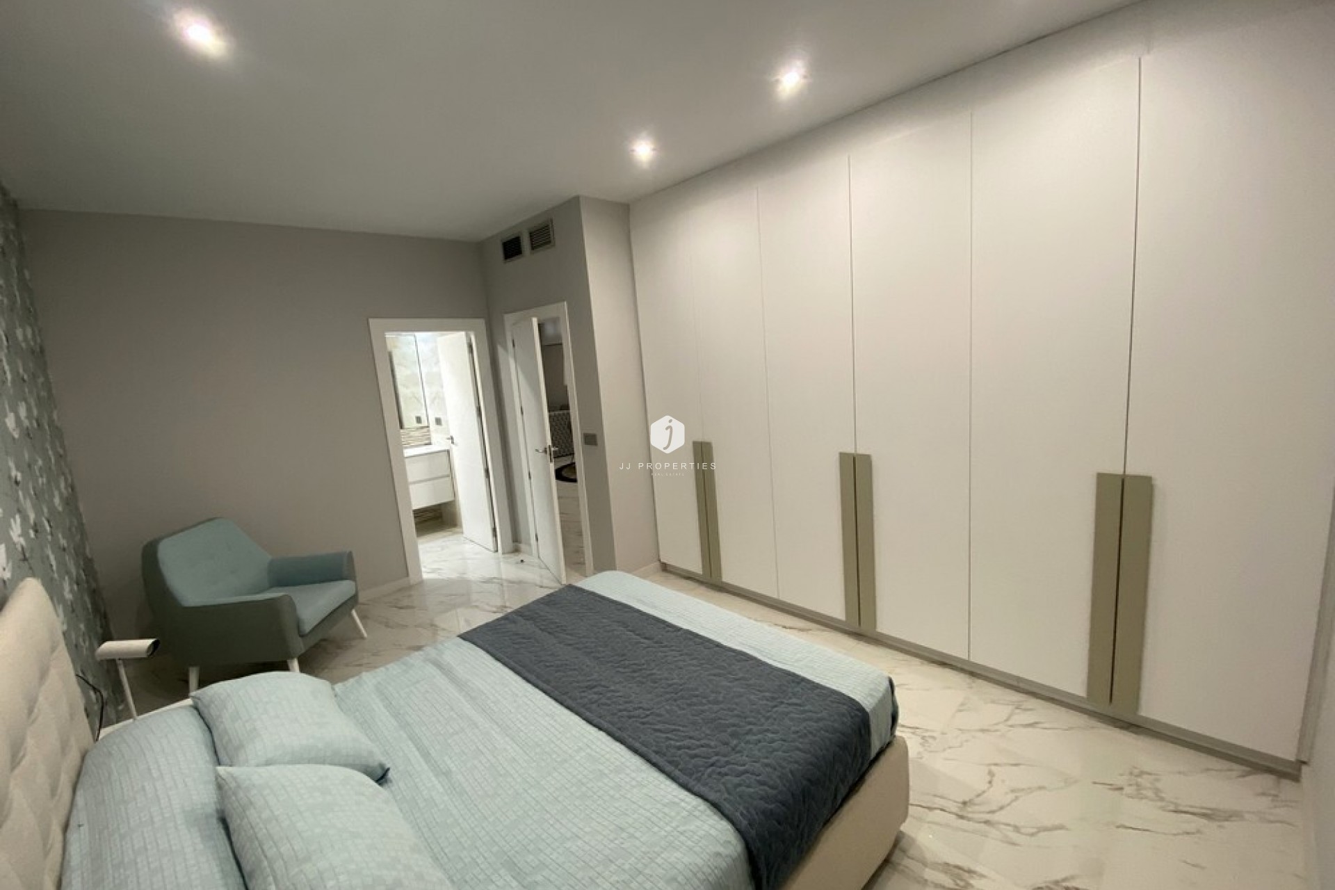 Aus zweiter Hand - Villa -
Orihuela Costa - PAU 26