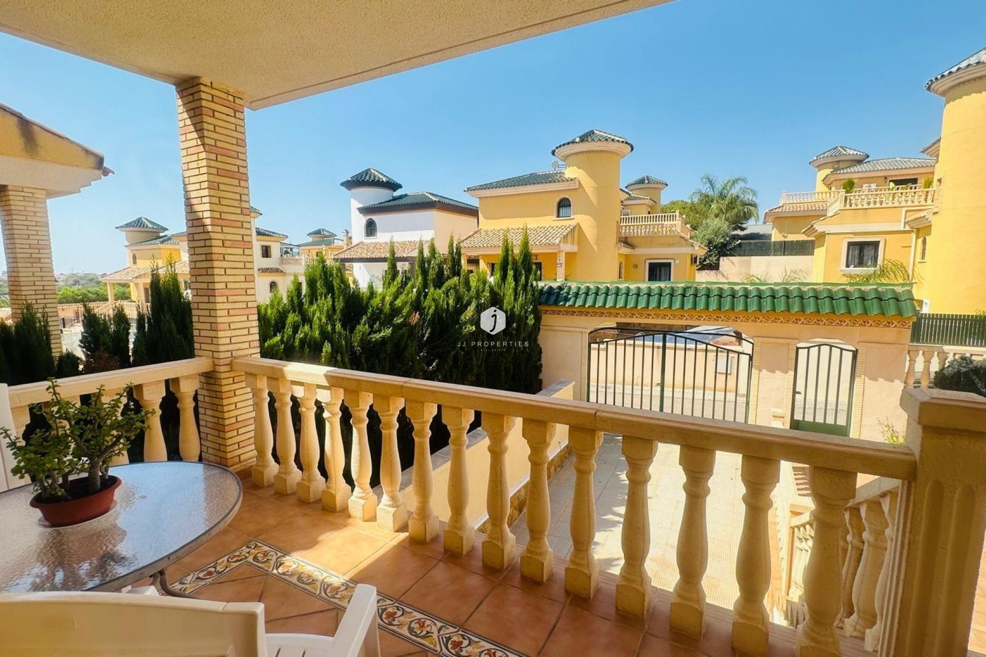 Aus zweiter Hand - Villa -
Orihuela Costa - PAU 8