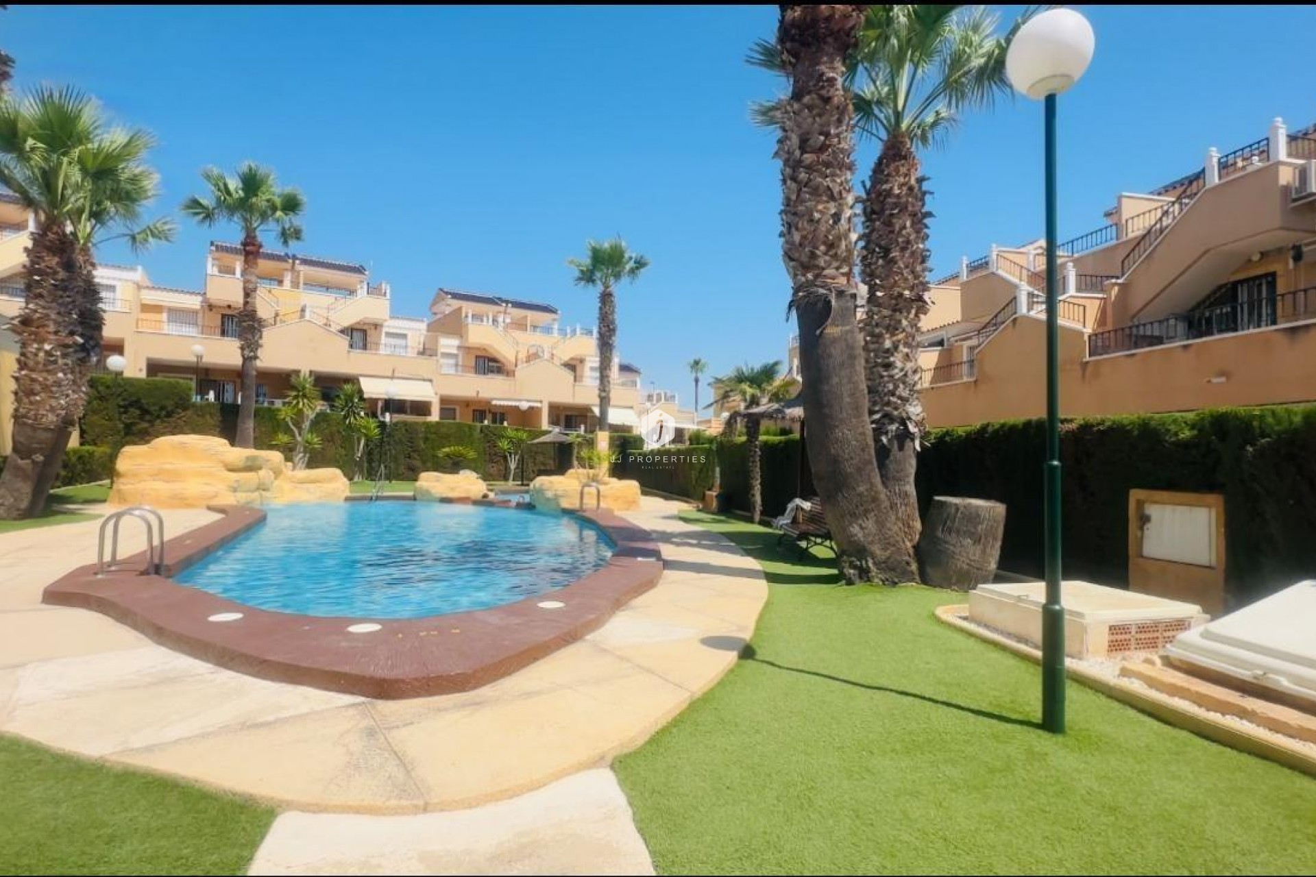 Aus zweiter Hand - Villa -
Orihuela Costa - PAU 8