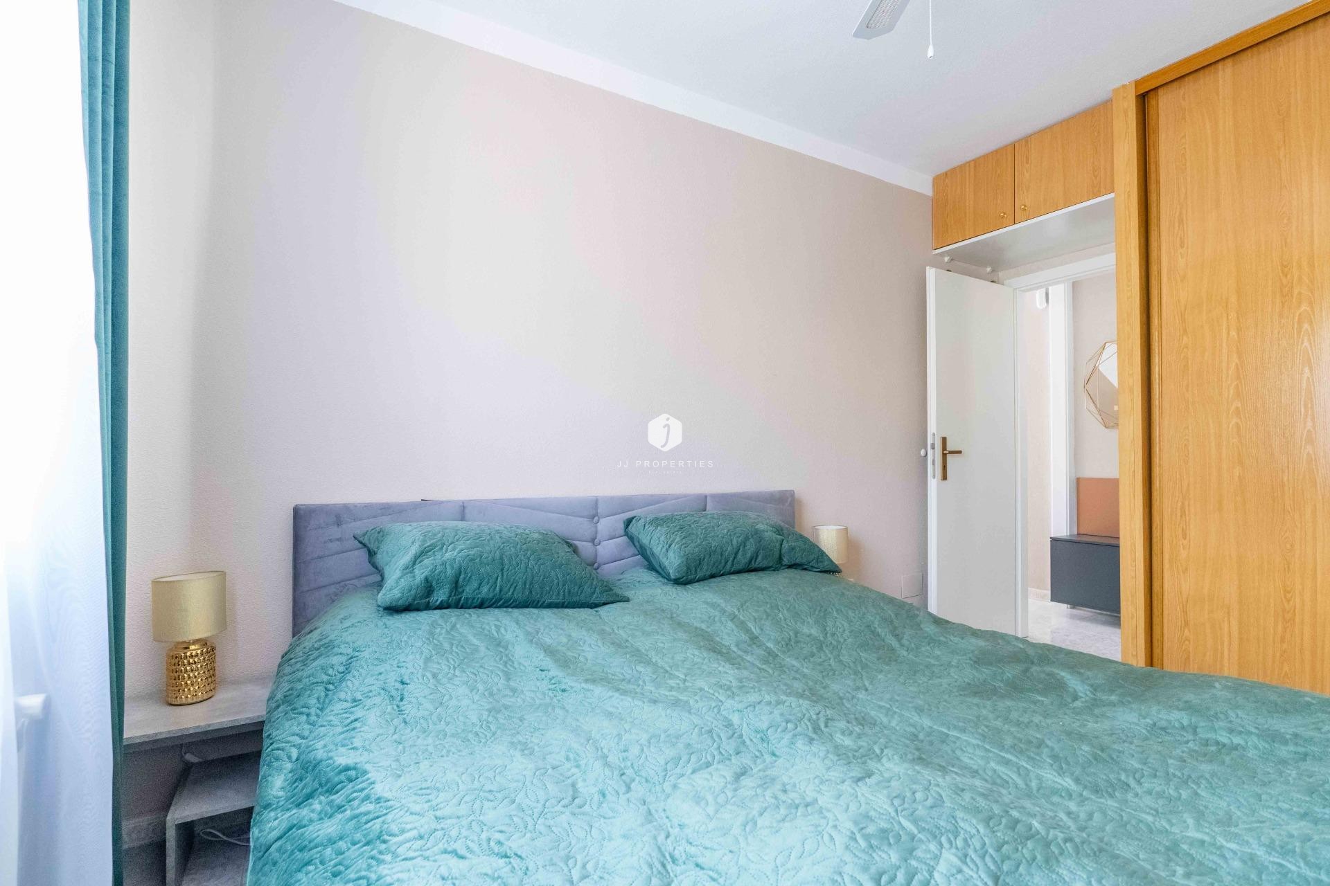 Aus zweiter Hand - Villa -
Orihuela Costa - Punta Prima