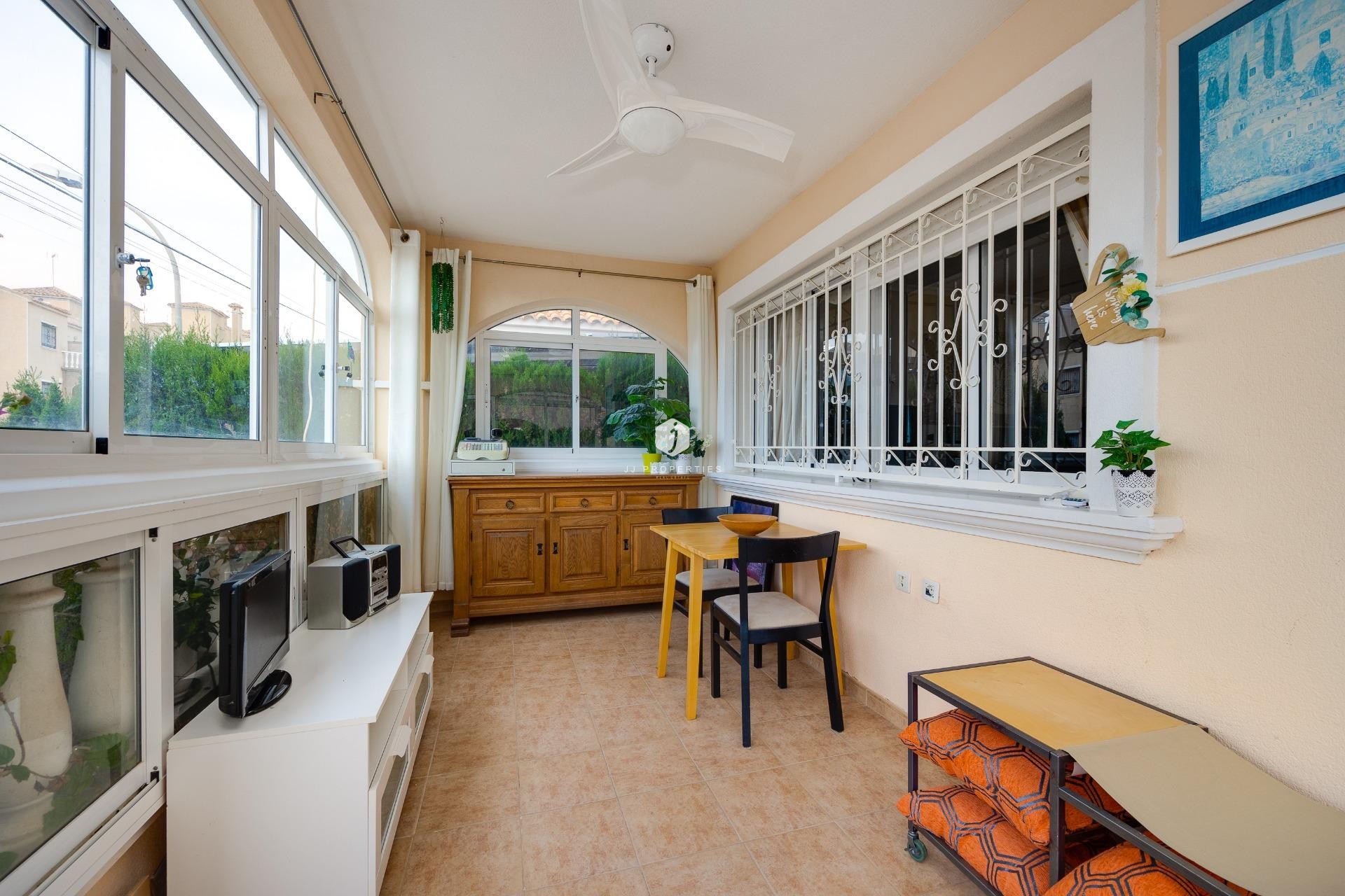 Aus zweiter Hand - Villa -
Orihuela Costa - Villamartín-las Filipinas