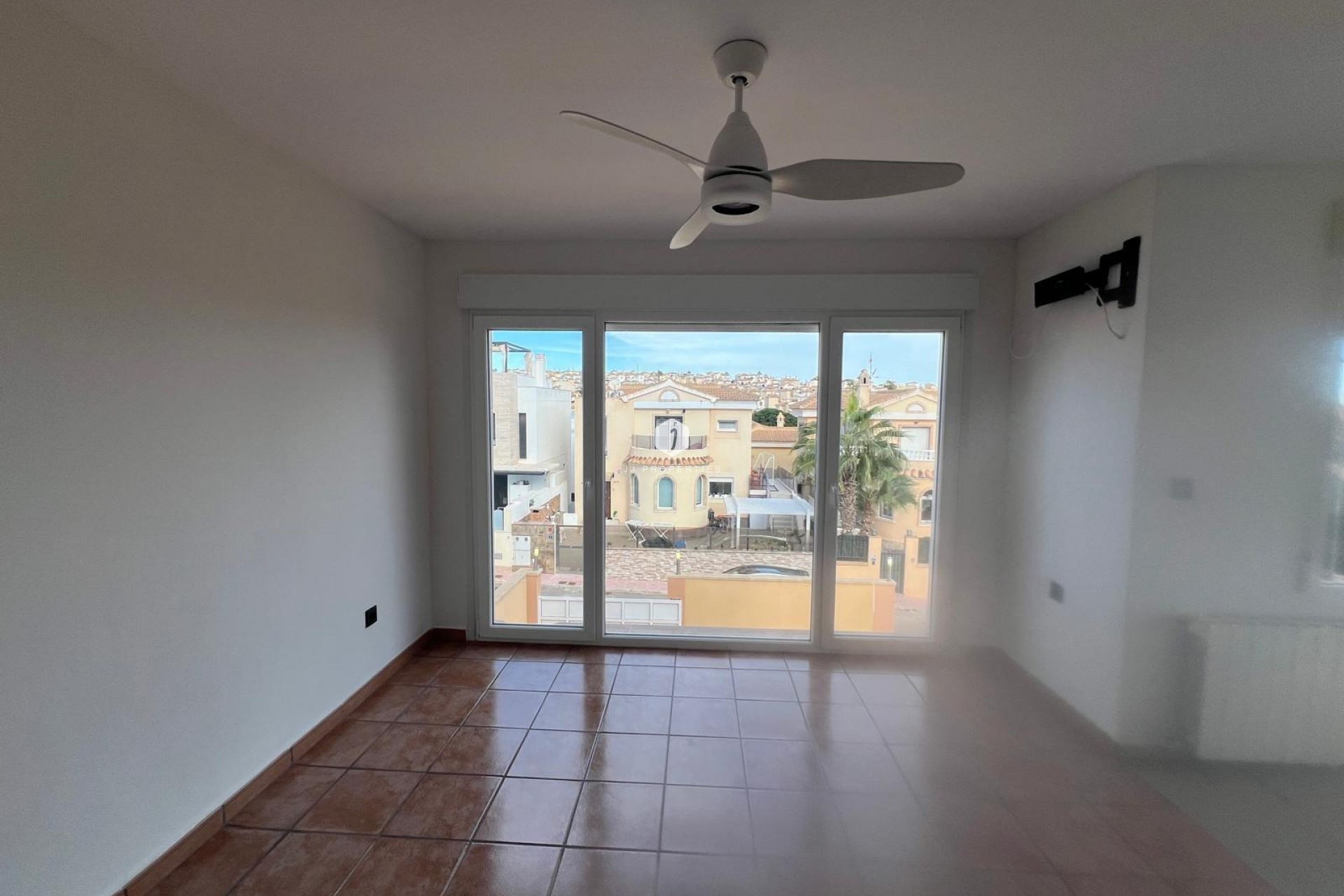 Aus zweiter Hand - Villa -
Orihuela Costa - Villamartín-las Filipinas