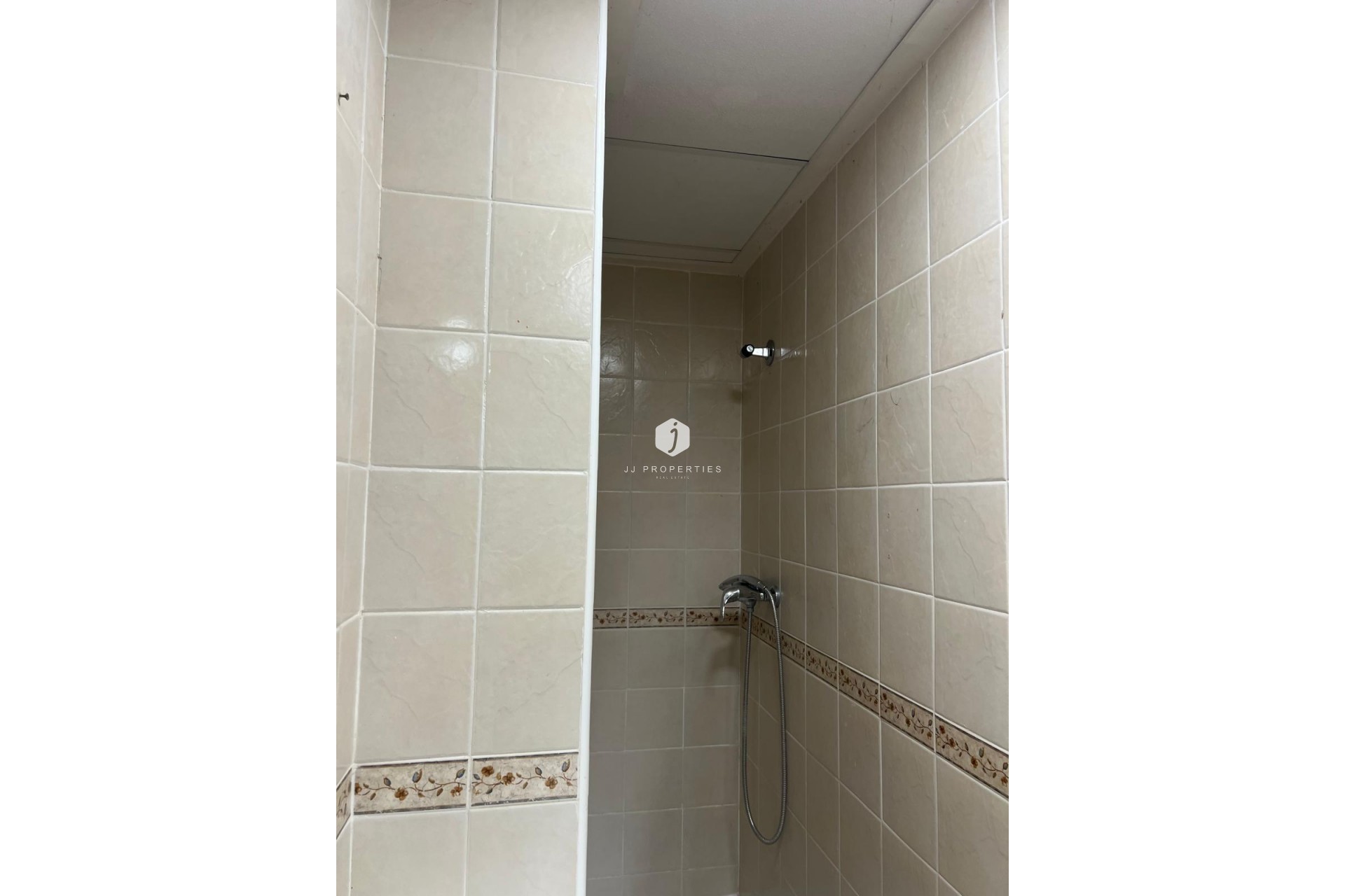 Aus zweiter Hand - Villa -
Orihuela Costa - Villamartín-las Filipinas