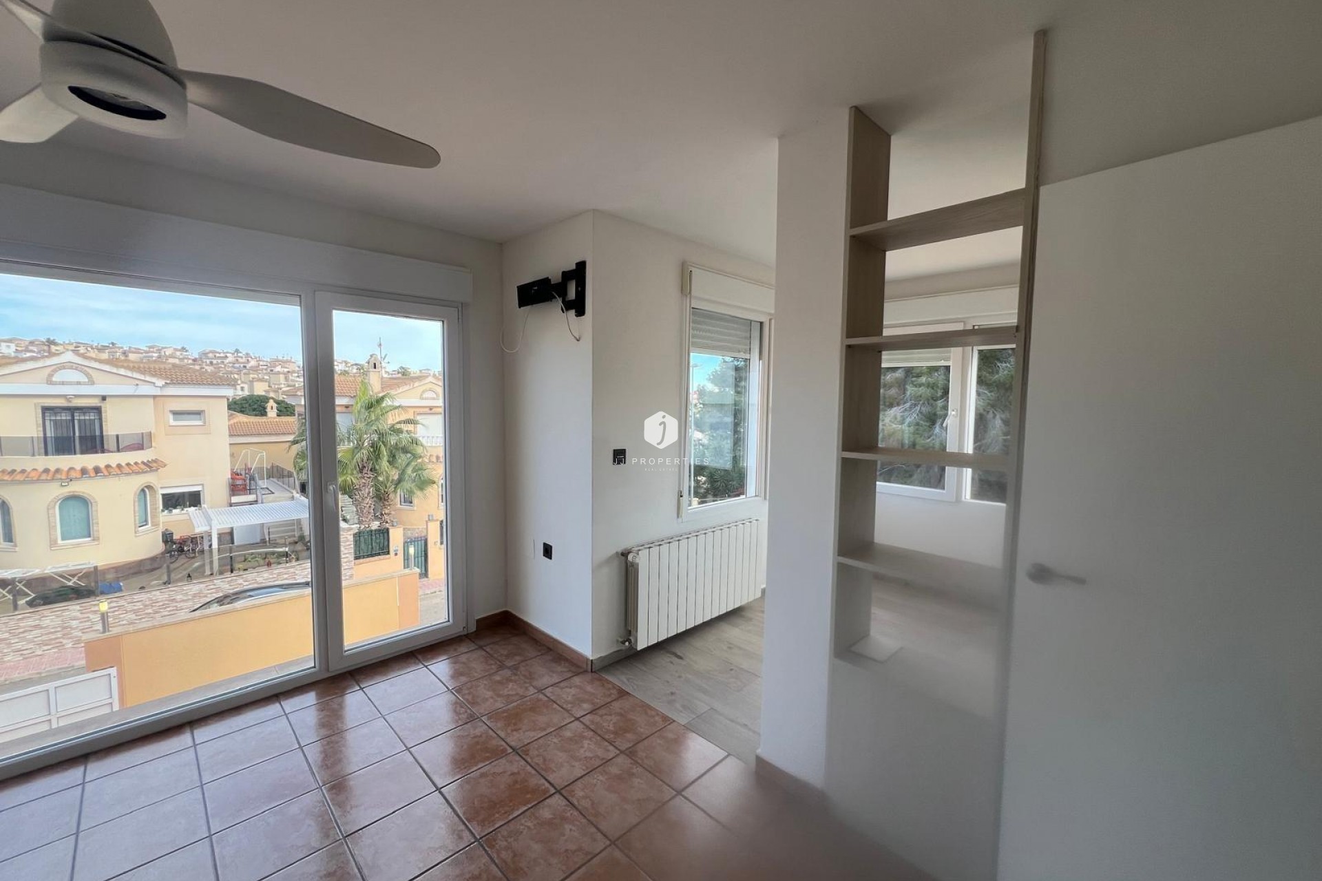 Aus zweiter Hand - Villa -
Orihuela Costa - Villamartín-las Filipinas