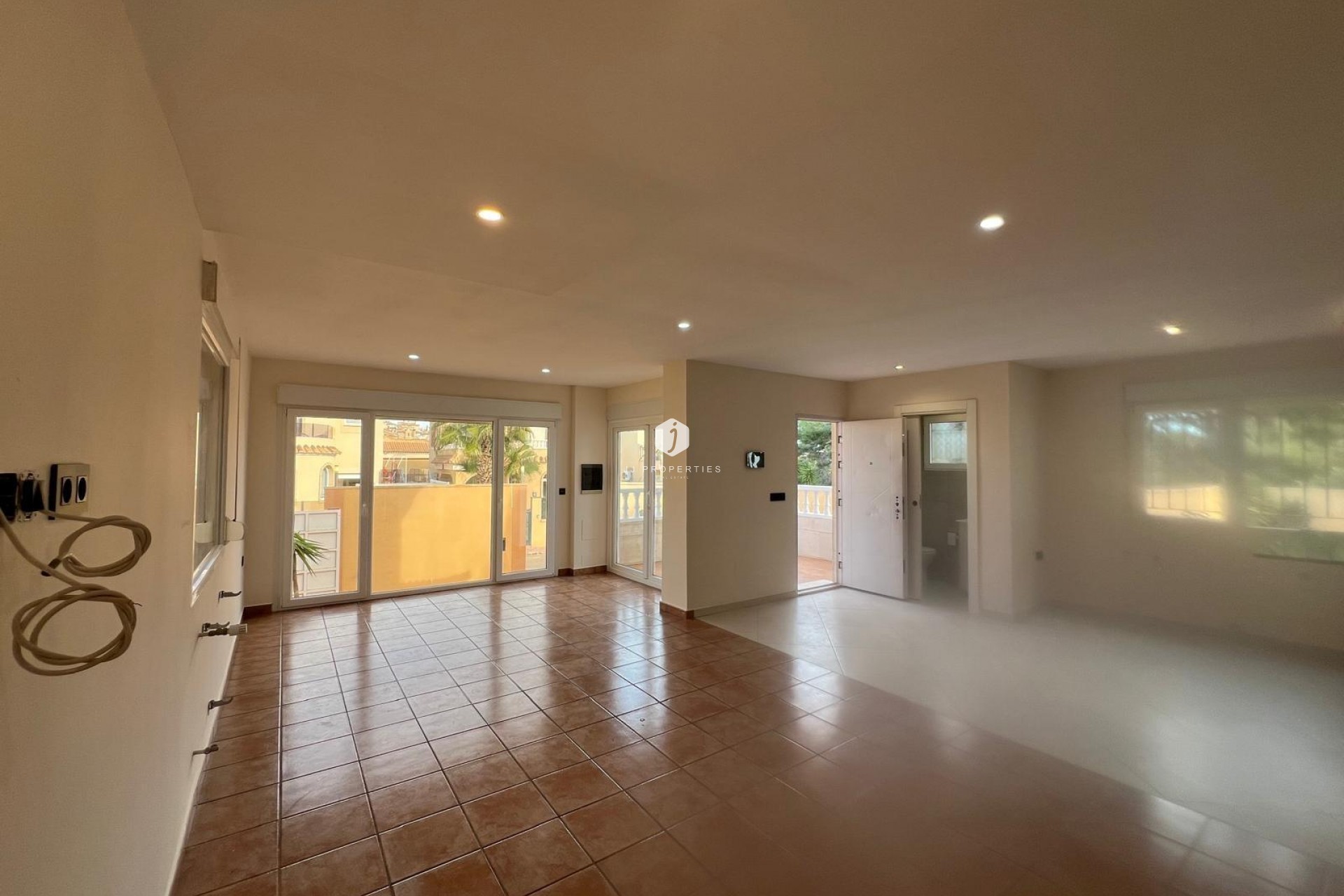 Aus zweiter Hand - Villa -
Orihuela Costa - Villamartín-las Filipinas