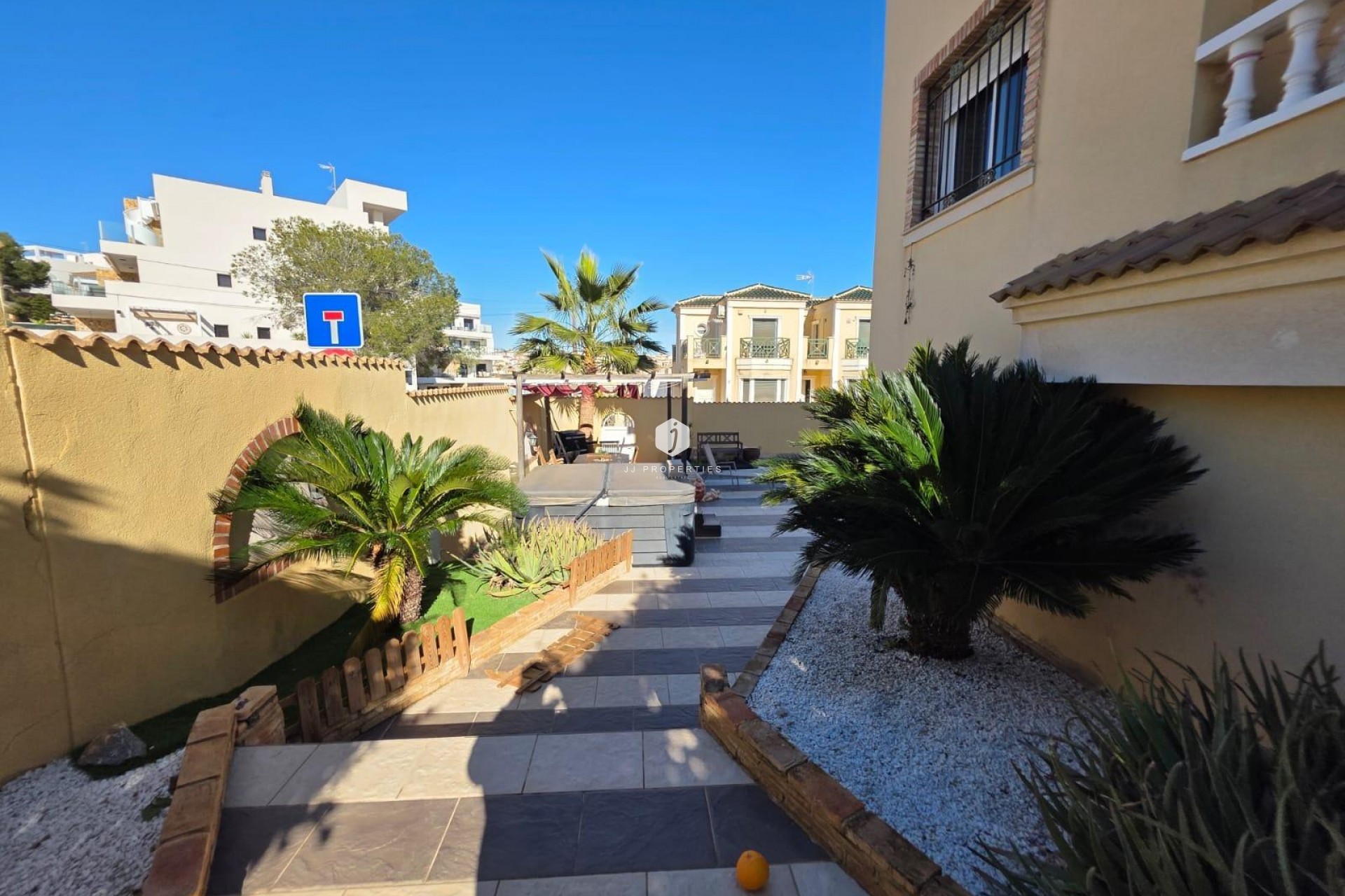 Aus zweiter Hand - Villa -
Orihuela Costa - Villamartín-las Filipinas
