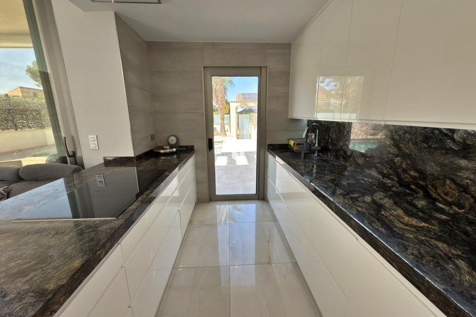 Aus zweiter Hand - Villa -
Orihuela Costa - Villamartín
