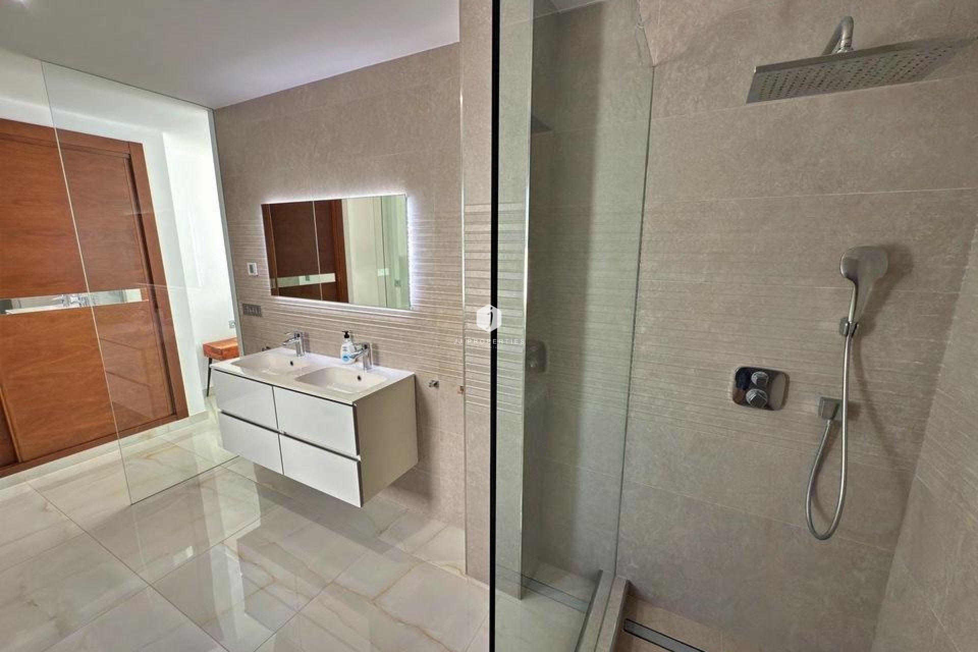 Aus zweiter Hand - Villa -
Orihuela Costa - Villamartín