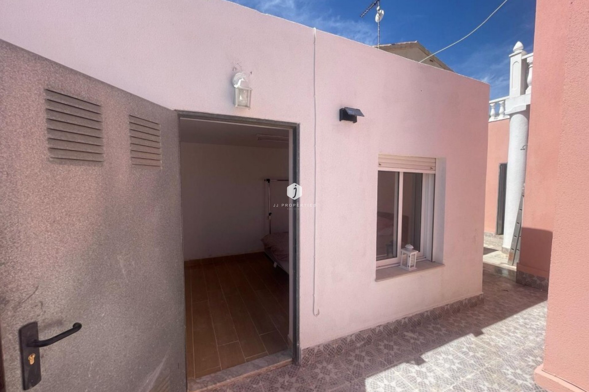 Aus zweiter Hand - Villa -
Playa Flamenca - Costa Blanca