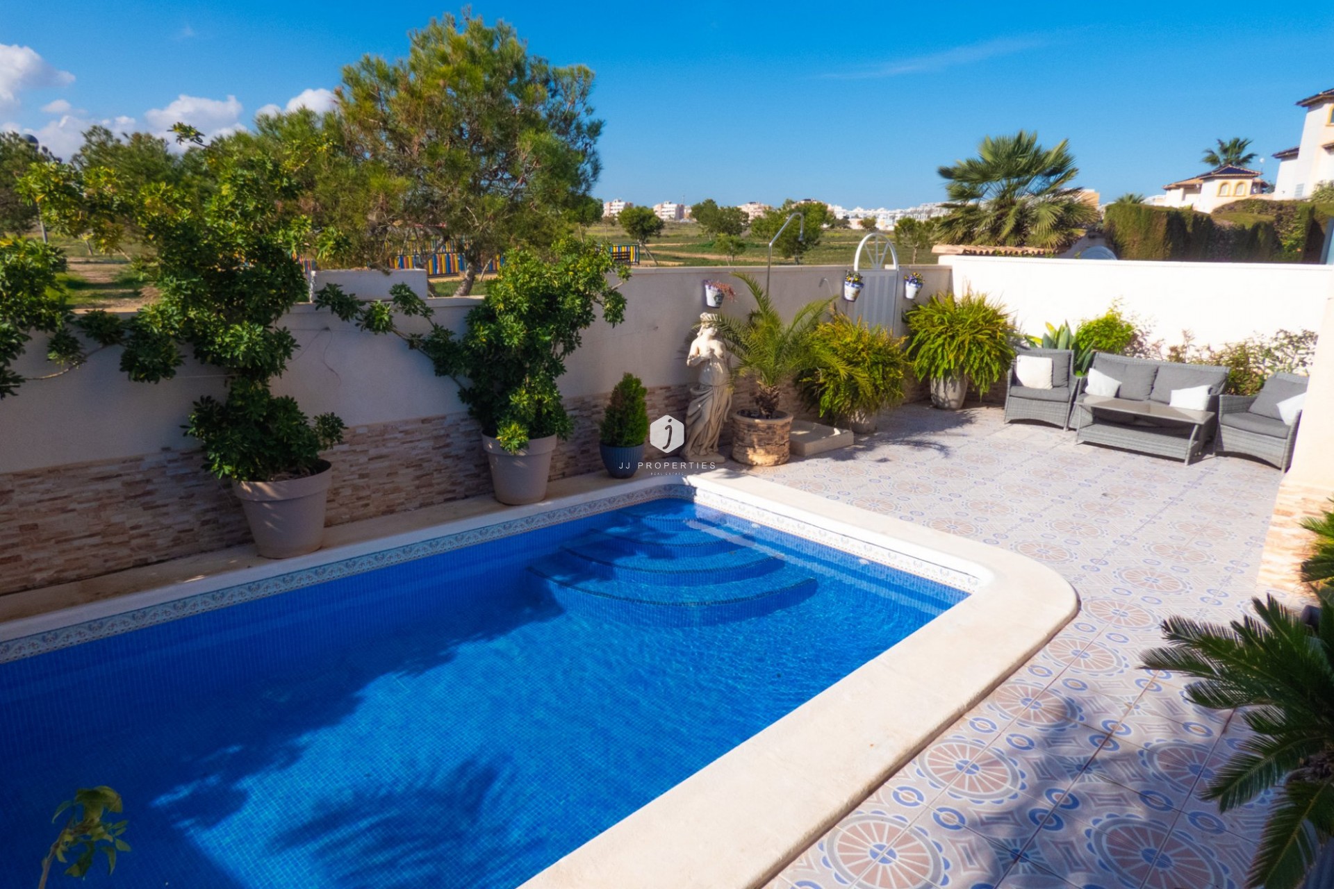 Aus zweiter Hand - Villa -
Playa Flamenca - Costa Blanca
