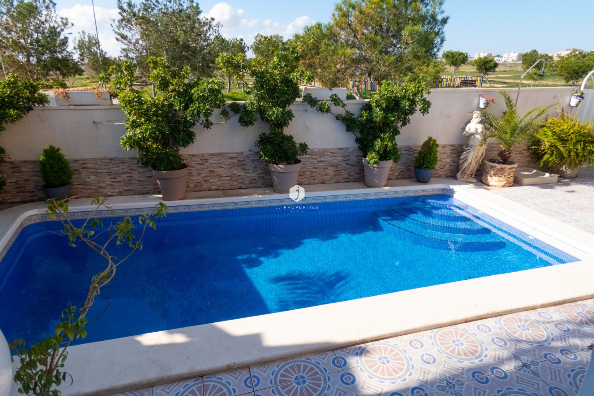 Aus zweiter Hand - Villa -
Playa Flamenca - Costa Blanca