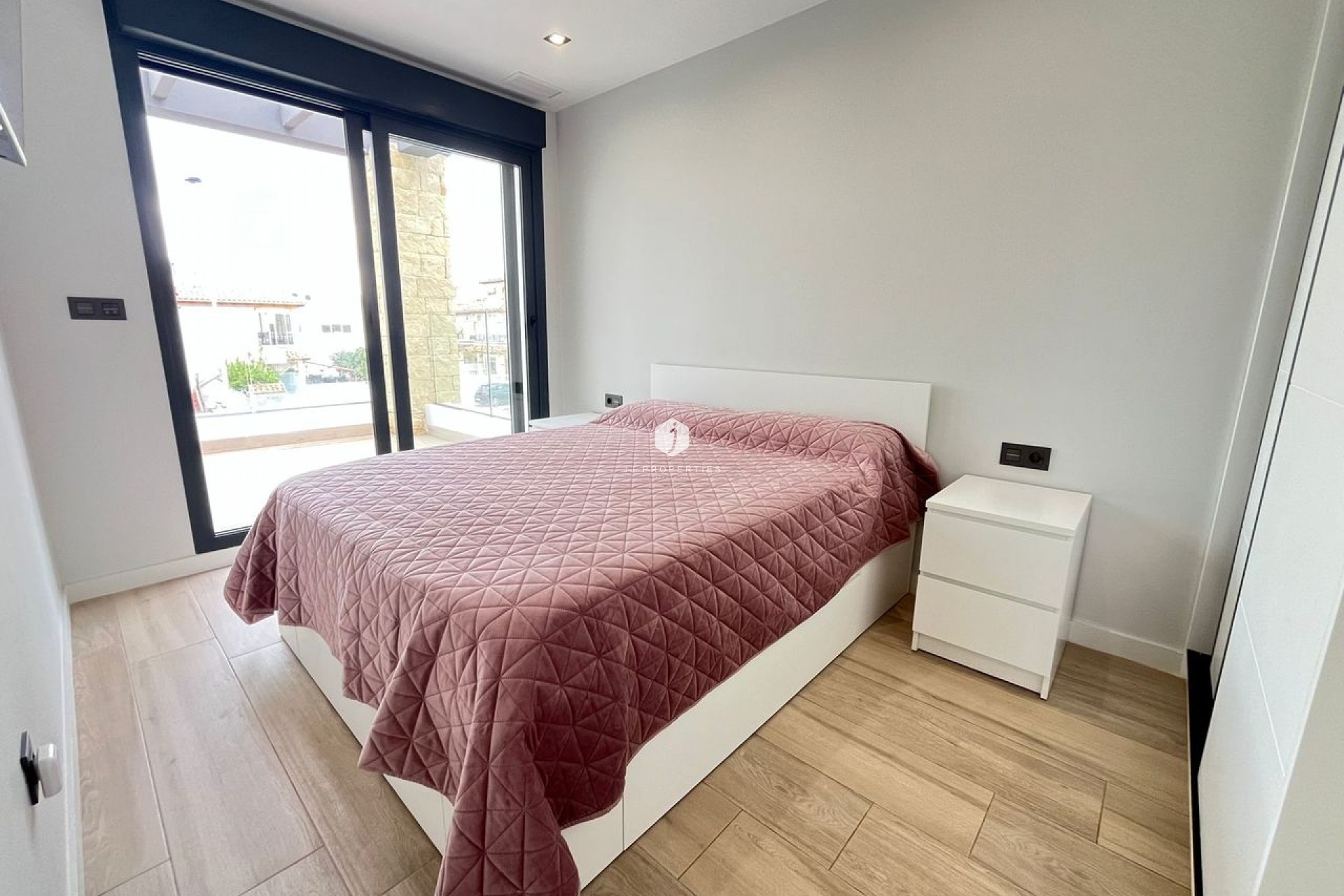 Aus zweiter Hand - Villa -
Punta Prima - Costa Blanca