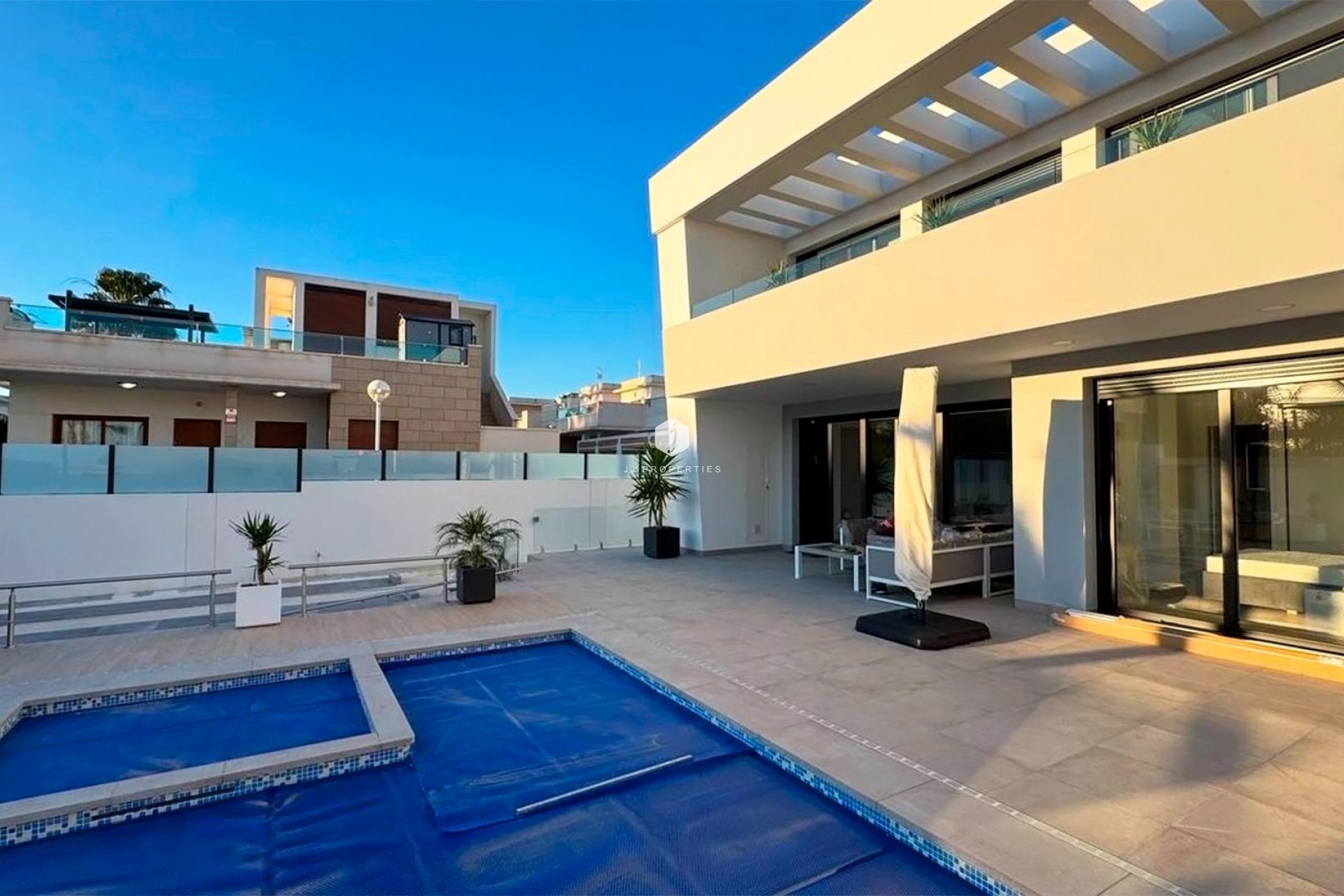 Aus zweiter Hand - Villa -
Rojales - Ciudad Quesada