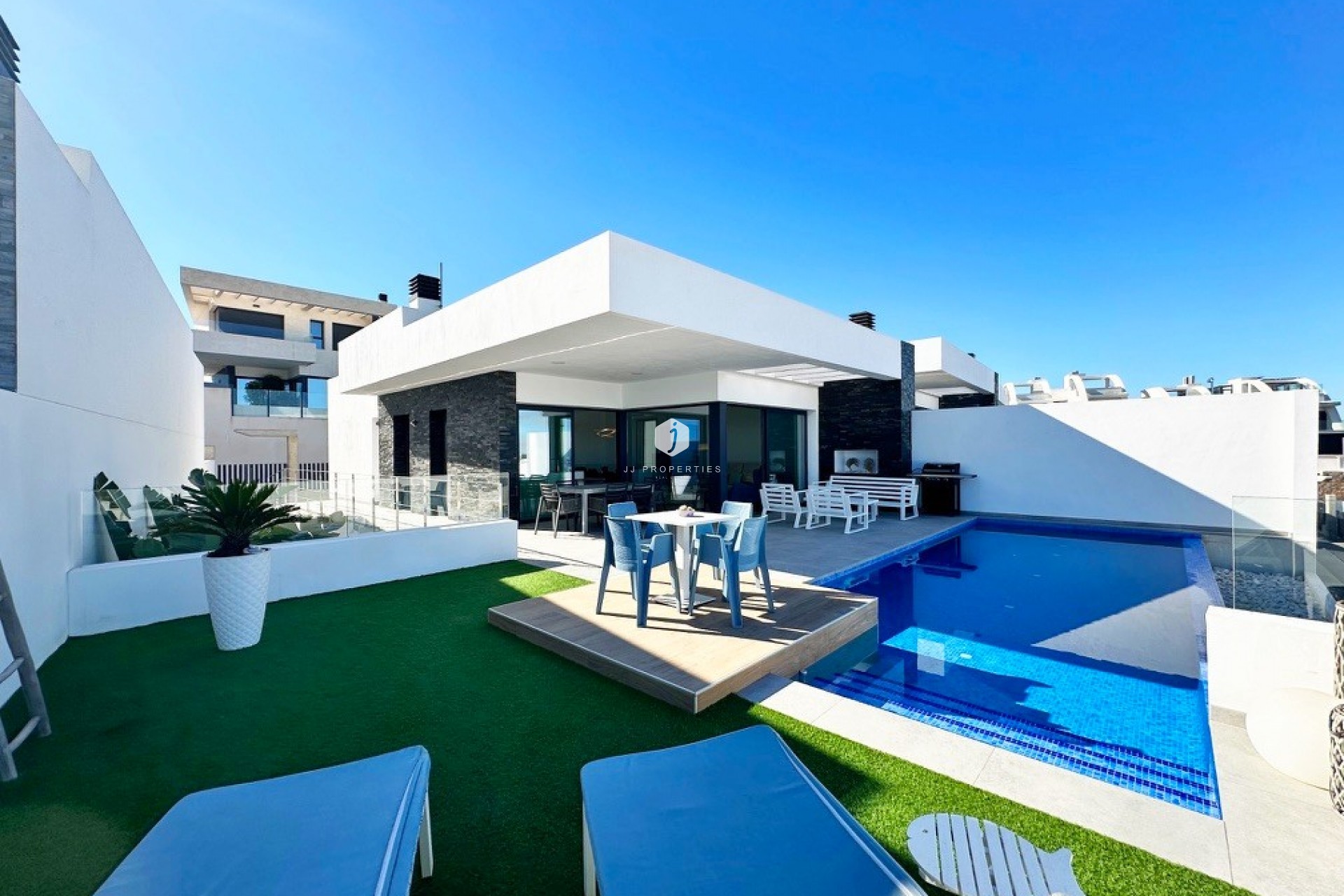 Aus zweiter Hand - Villa -
Rojales - Inland