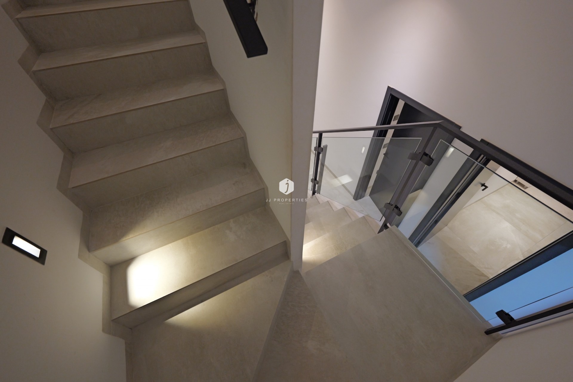 Aus zweiter Hand - Villa -
Rojales - Inland