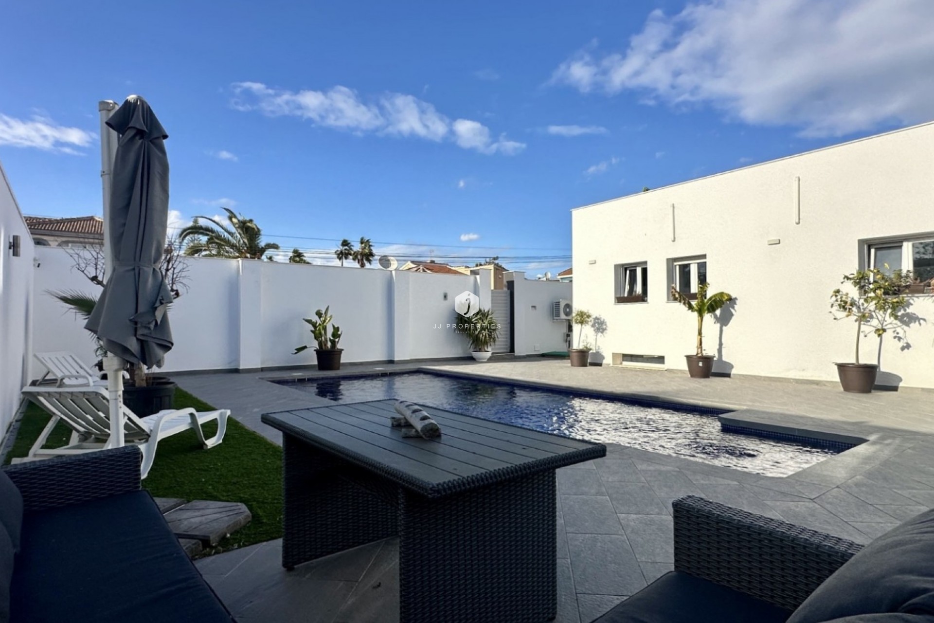 Aus zweiter Hand - Villa -
Rojales - Inland