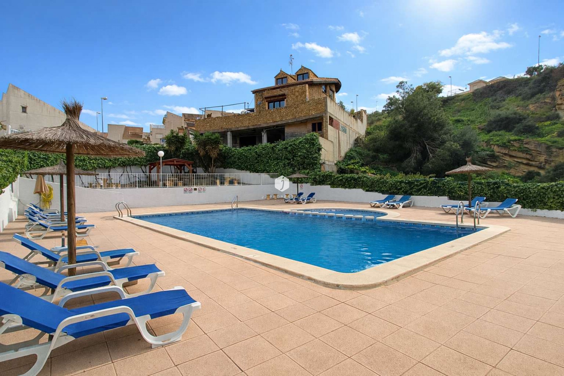 Aus zweiter Hand - Villa -
Rojales - Inland