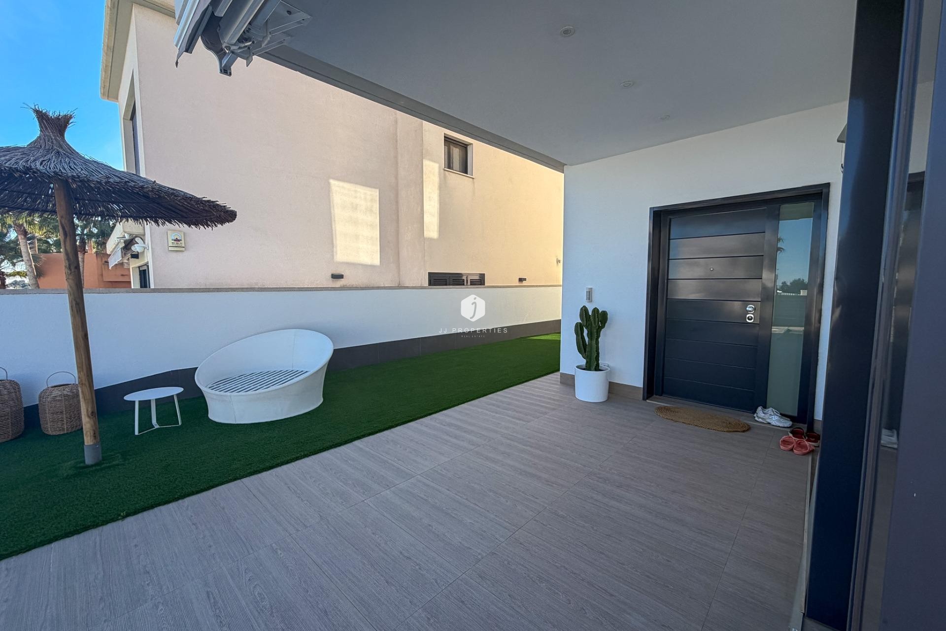 Aus zweiter Hand - Villa -
San Miguel de Salinas - Bellavista