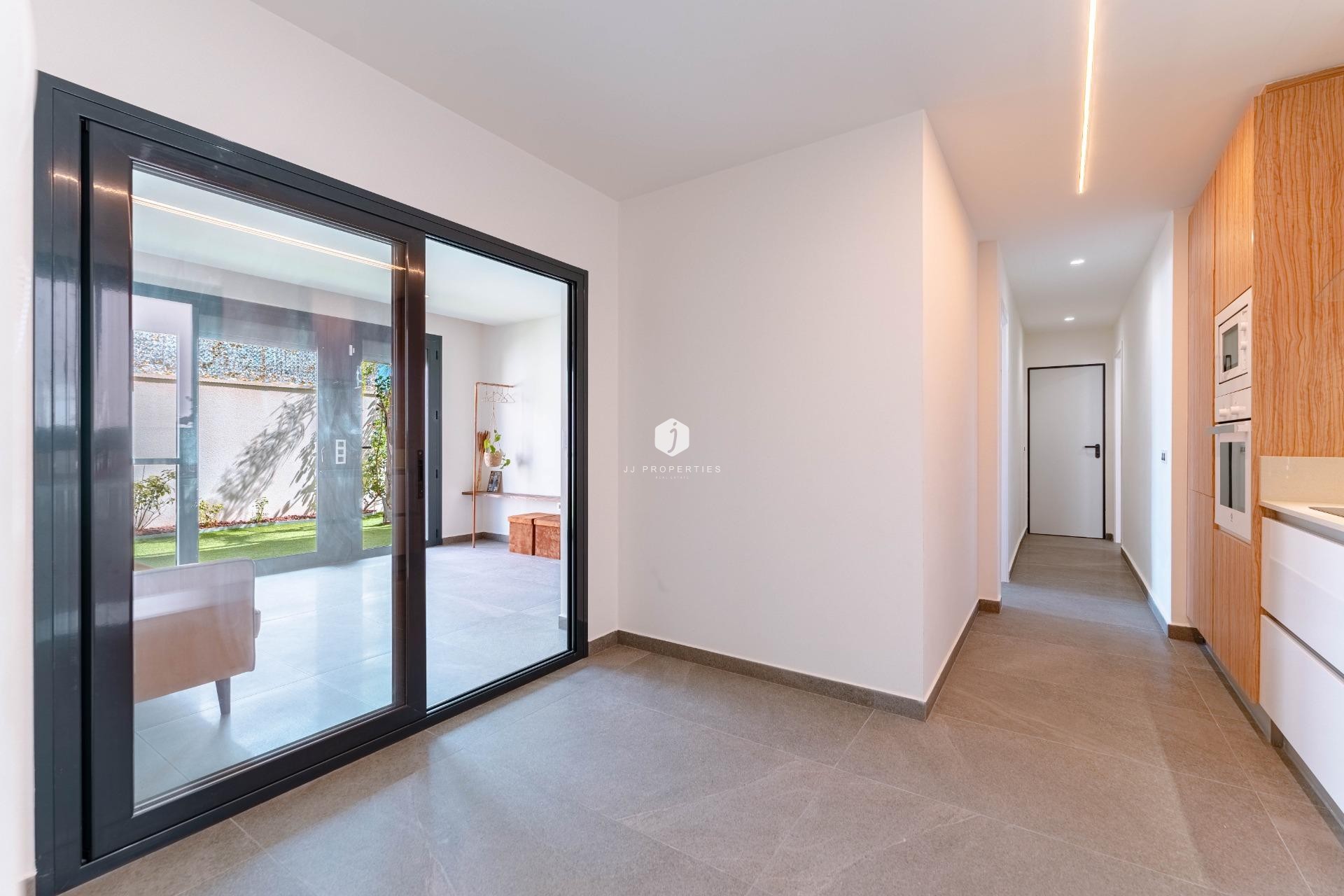 Aus zweiter Hand - Villa -
San Miguel de Salinas - Bellavista