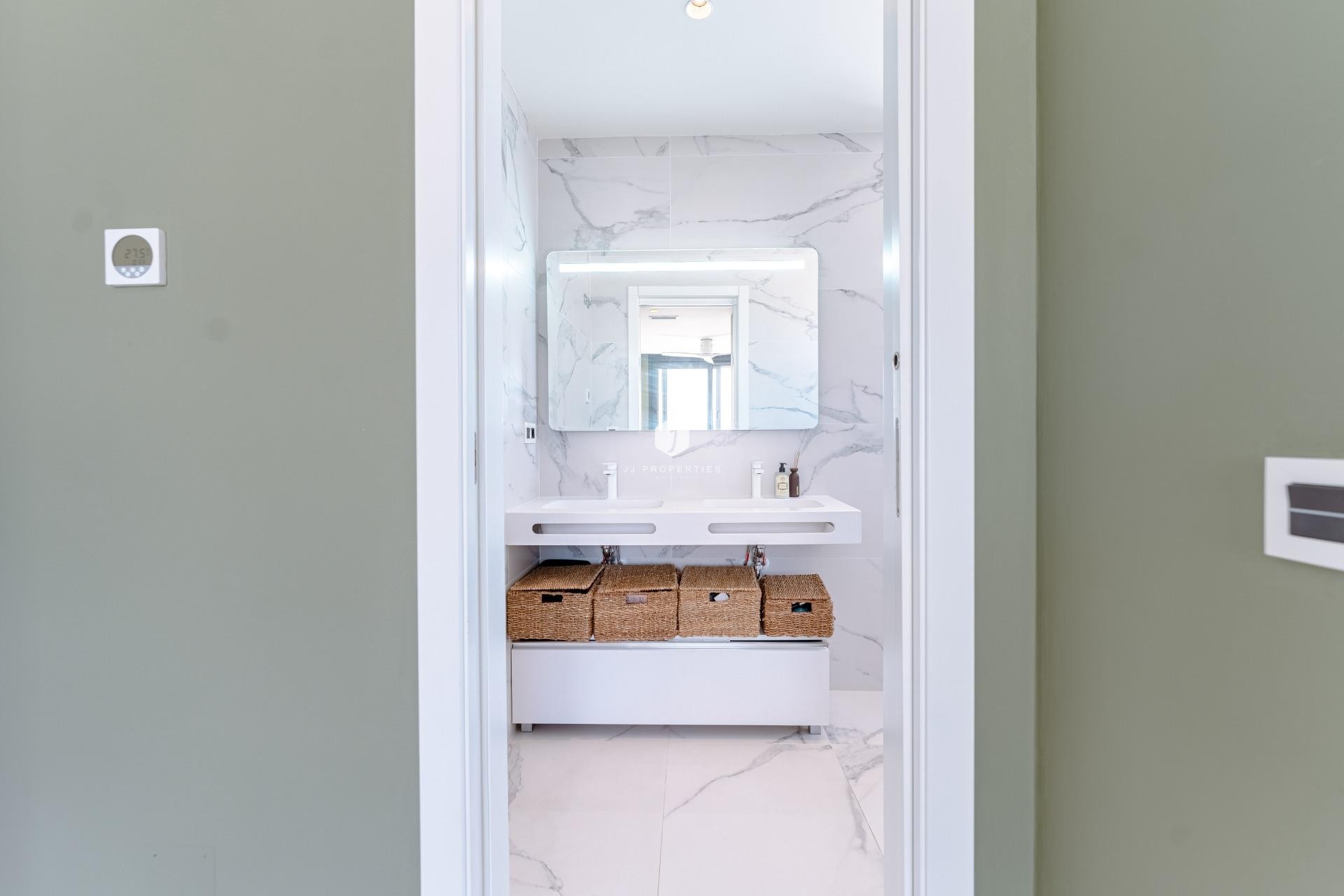 Aus zweiter Hand - Villa -
San Miguel de Salinas - Bellavista