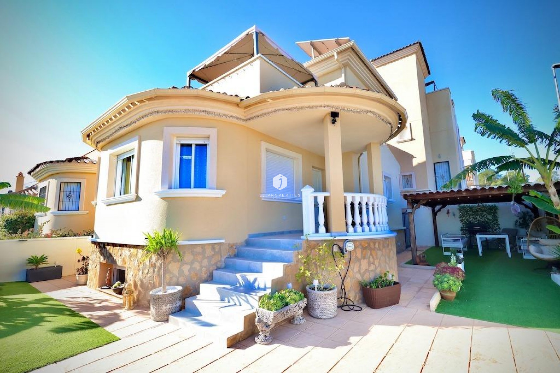 Aus zweiter Hand - Villa -
San Miguel de Salinas - Inland