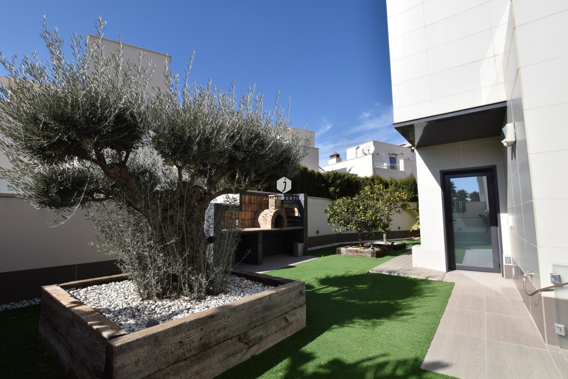 Aus zweiter Hand - Villa -
San Miguel de Salinas - Inland