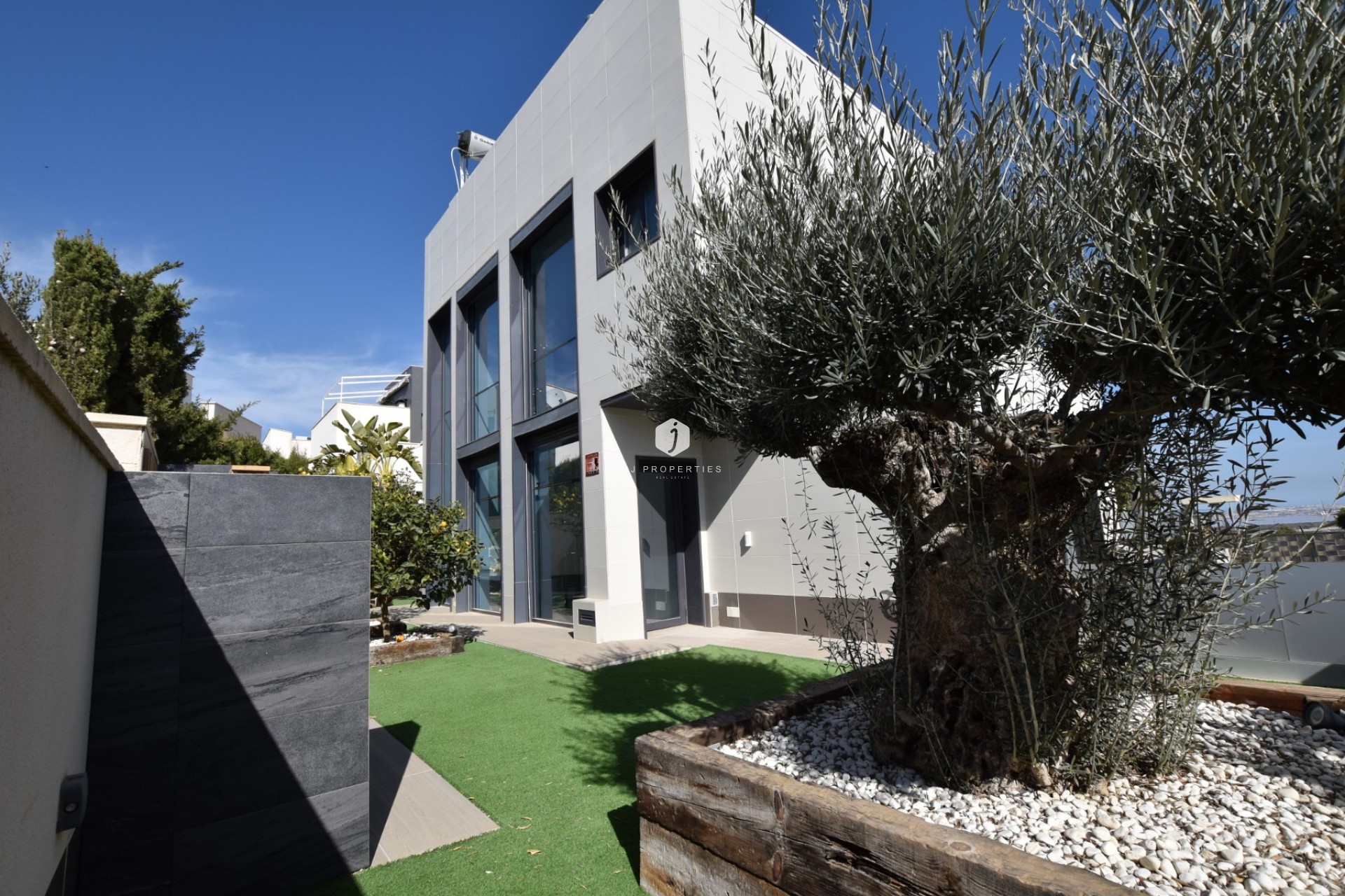 Aus zweiter Hand - Villa -
San Miguel de Salinas - Inland