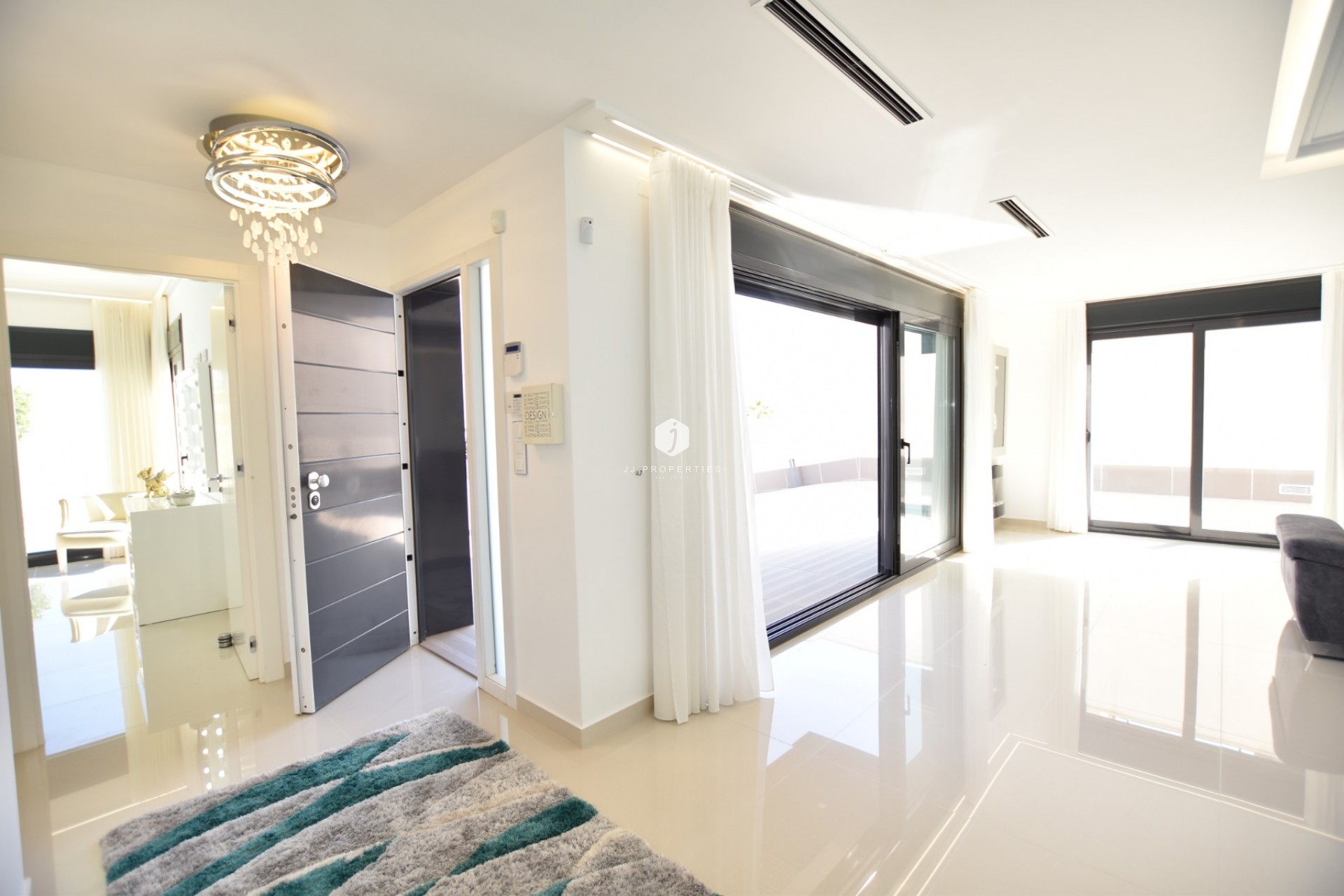 Aus zweiter Hand - Villa -
San Miguel de Salinas - Inland