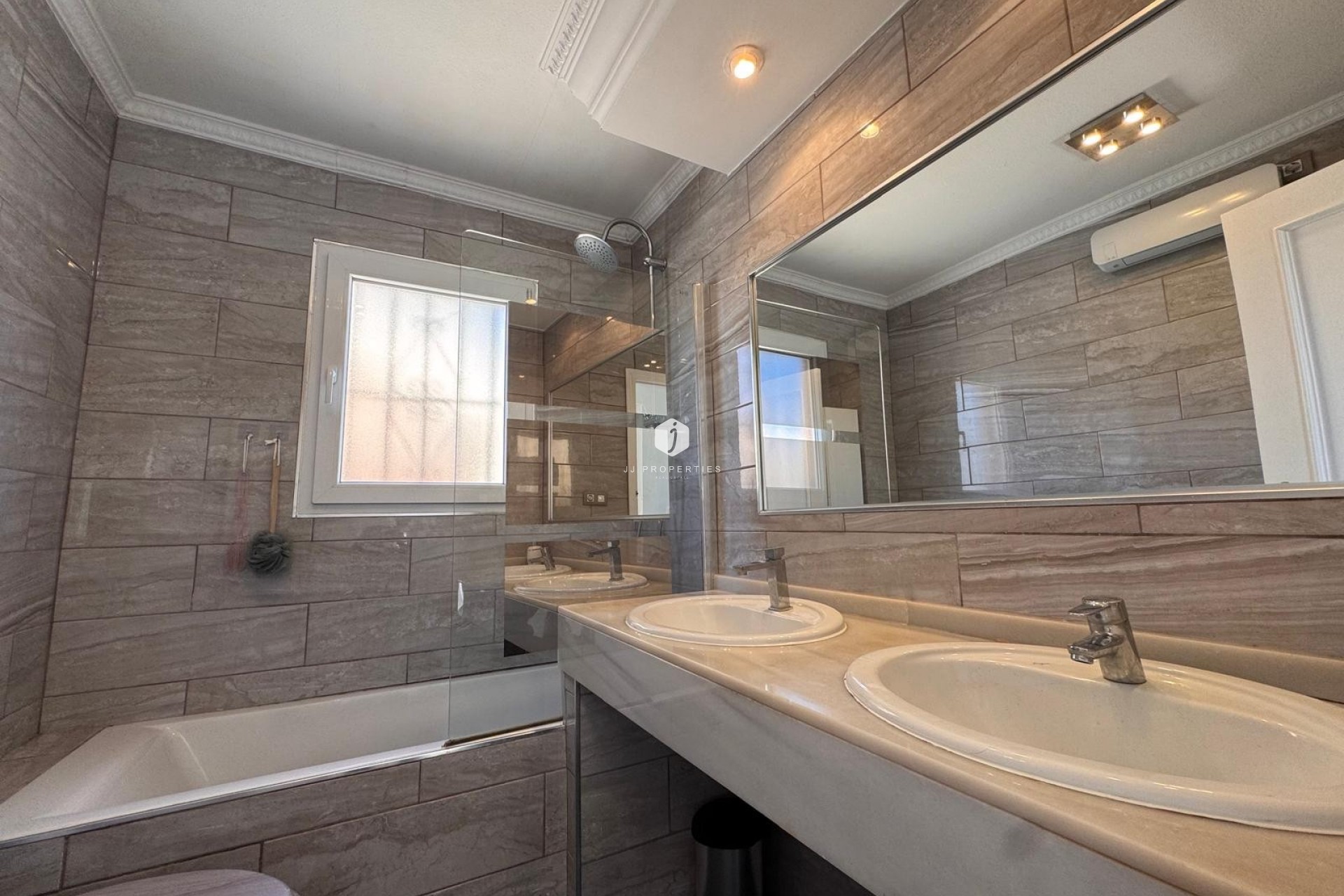 Aus zweiter Hand - Villa -
San Miguel de Salinas - Inland