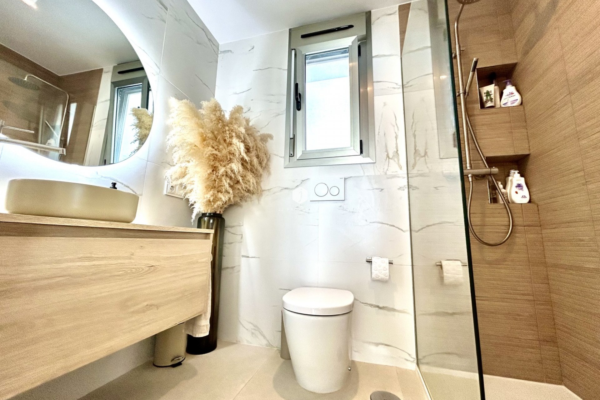 Aus zweiter Hand - Villa -
San Miguel de Salinas - Inland