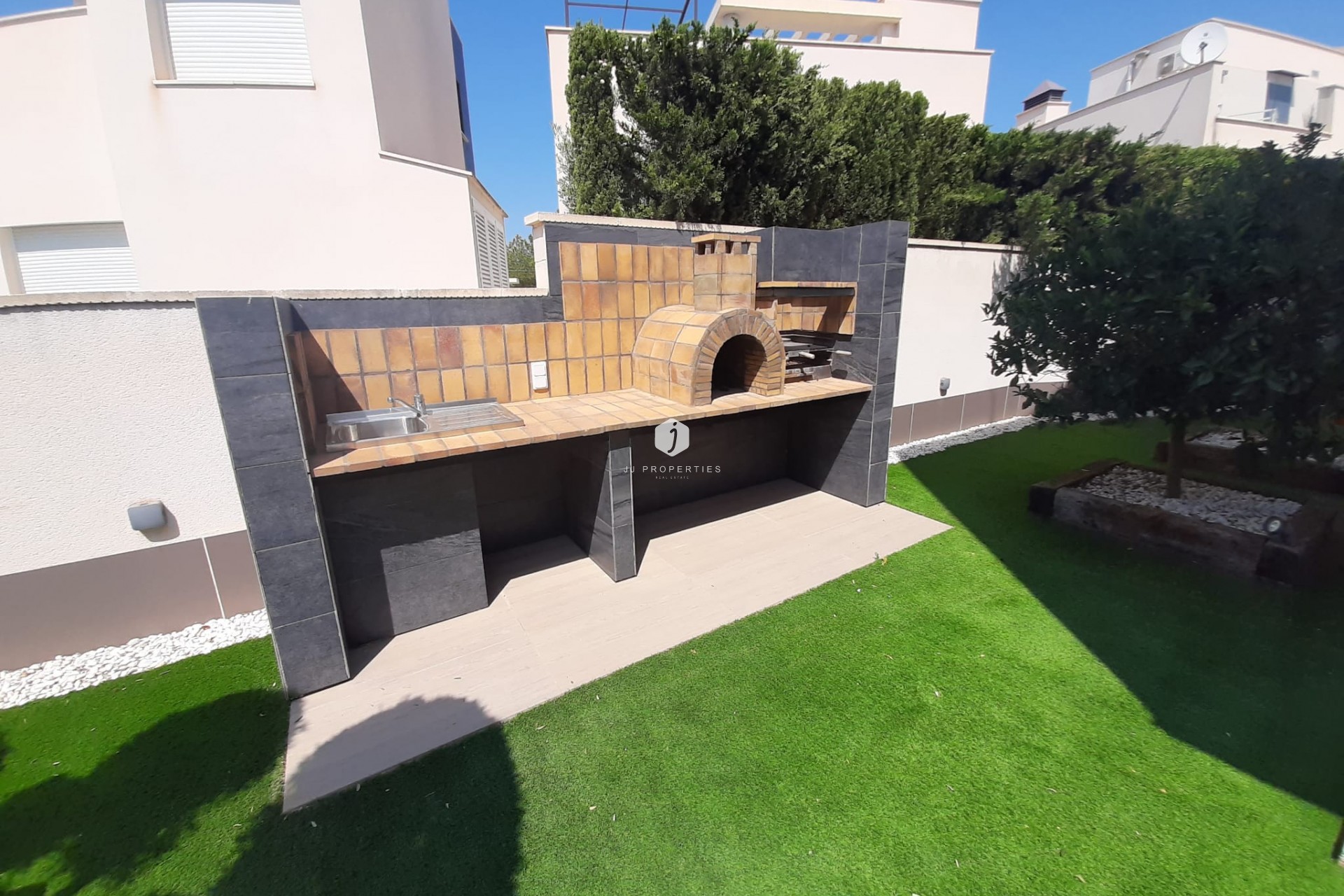 Aus zweiter Hand - Villa -
San Miguel de Salinas - Inland