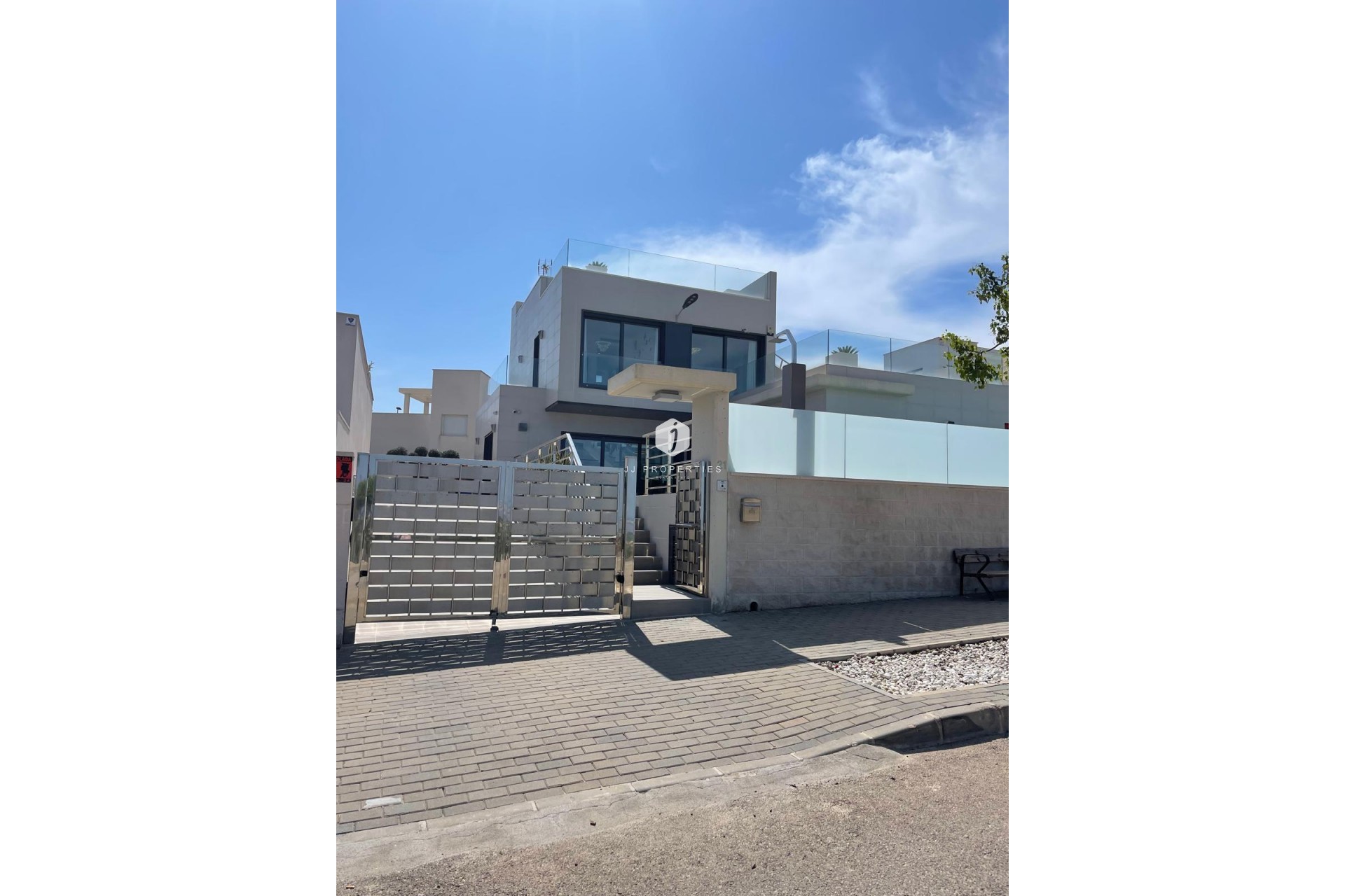 Aus zweiter Hand - Villa -
San Miguel de Salinas - Inland