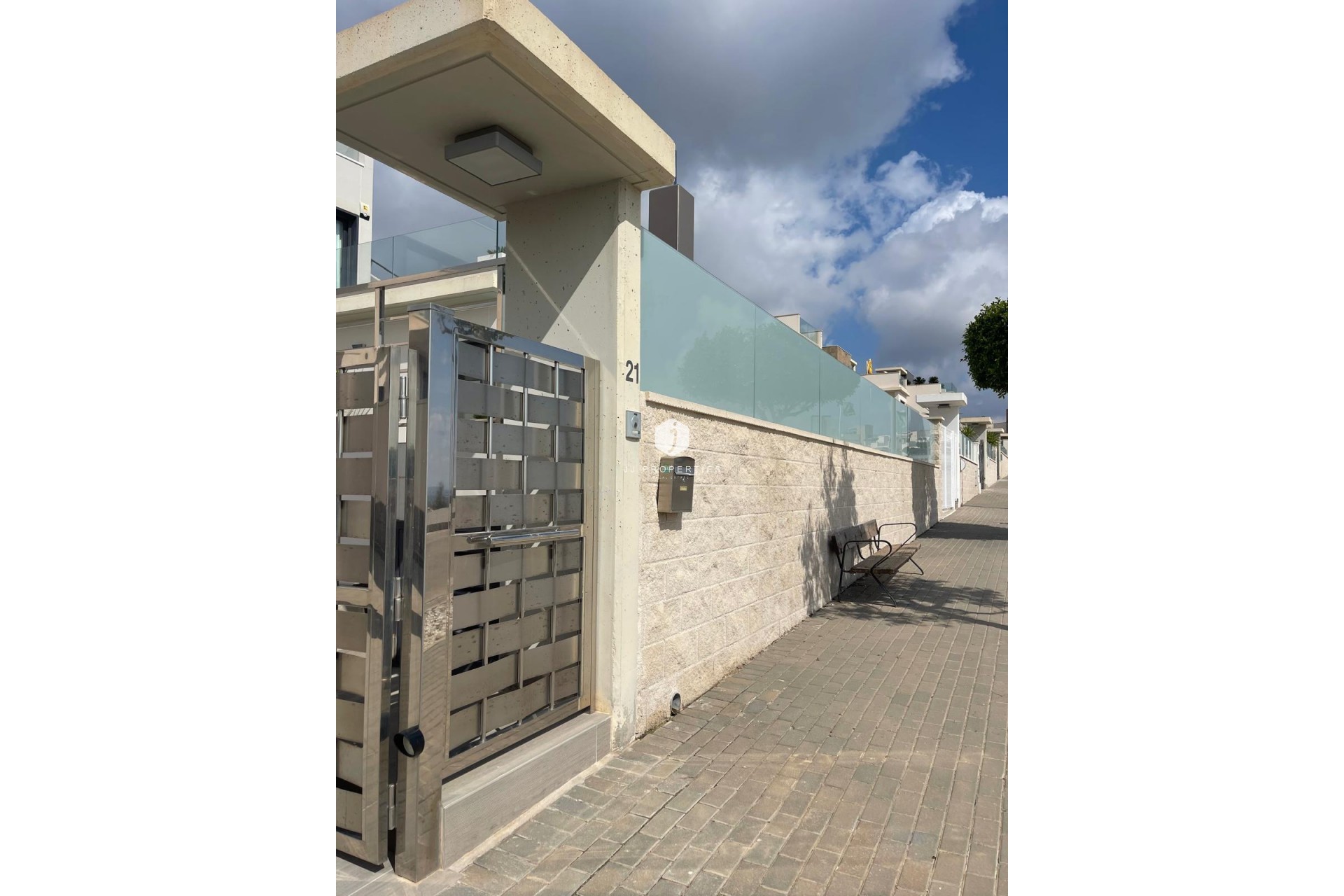 Aus zweiter Hand - Villa -
San Miguel de Salinas - Inland