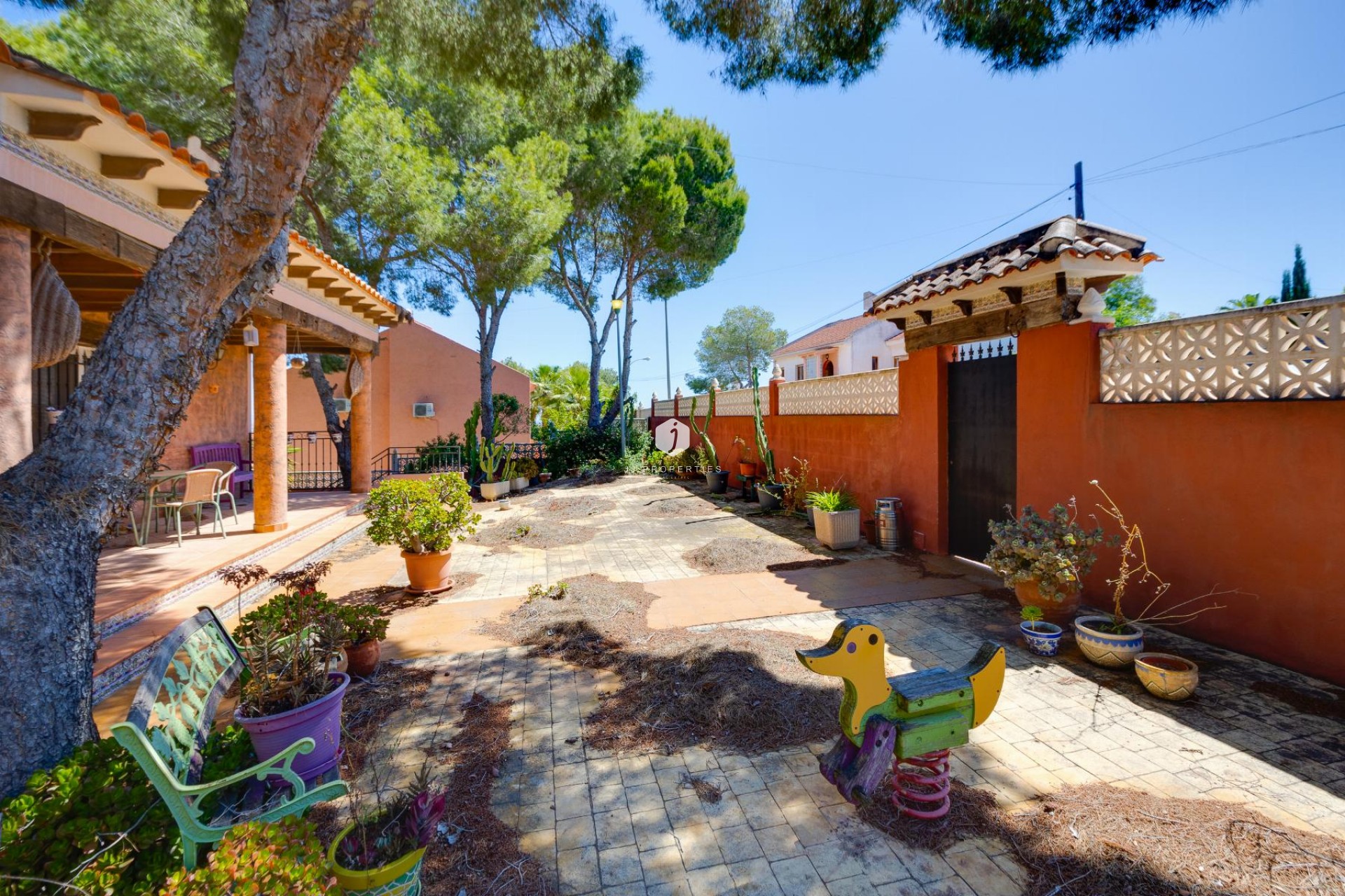 Aus zweiter Hand - Villa -
San Miguel de Salinas - Inland